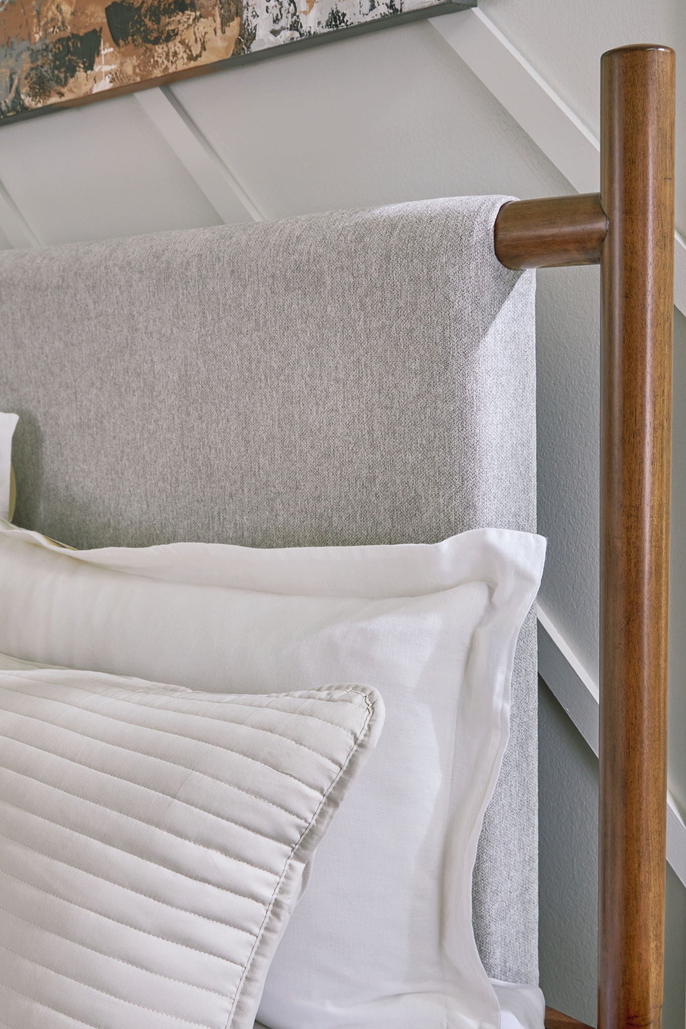 Lyncott - Upholstered Bed - Urban Living Furniture (Los Angeles, CA)