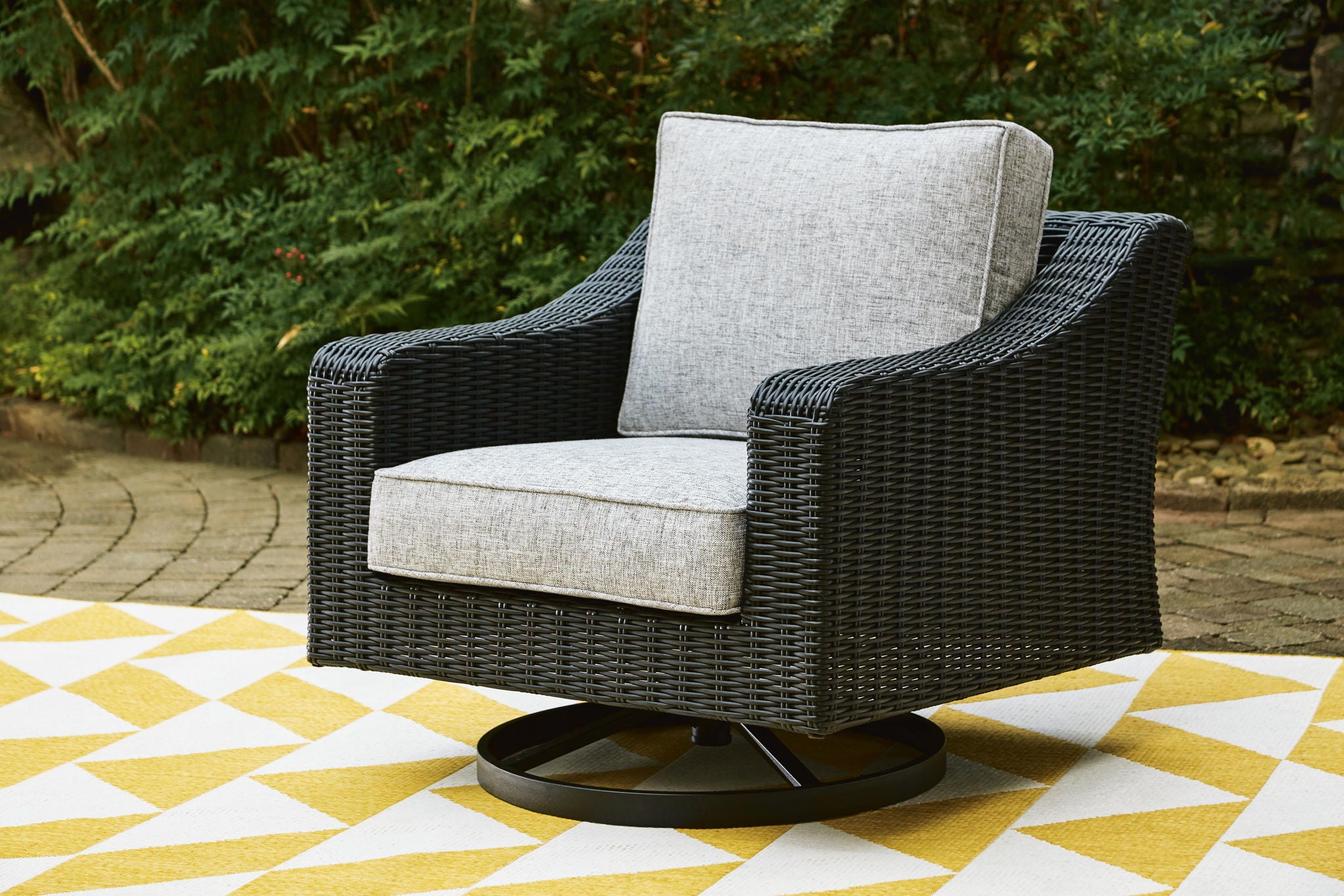 Beachcroft - Swivel Lounge Chair - Urban Living Furniture (Los Angeles, CA)