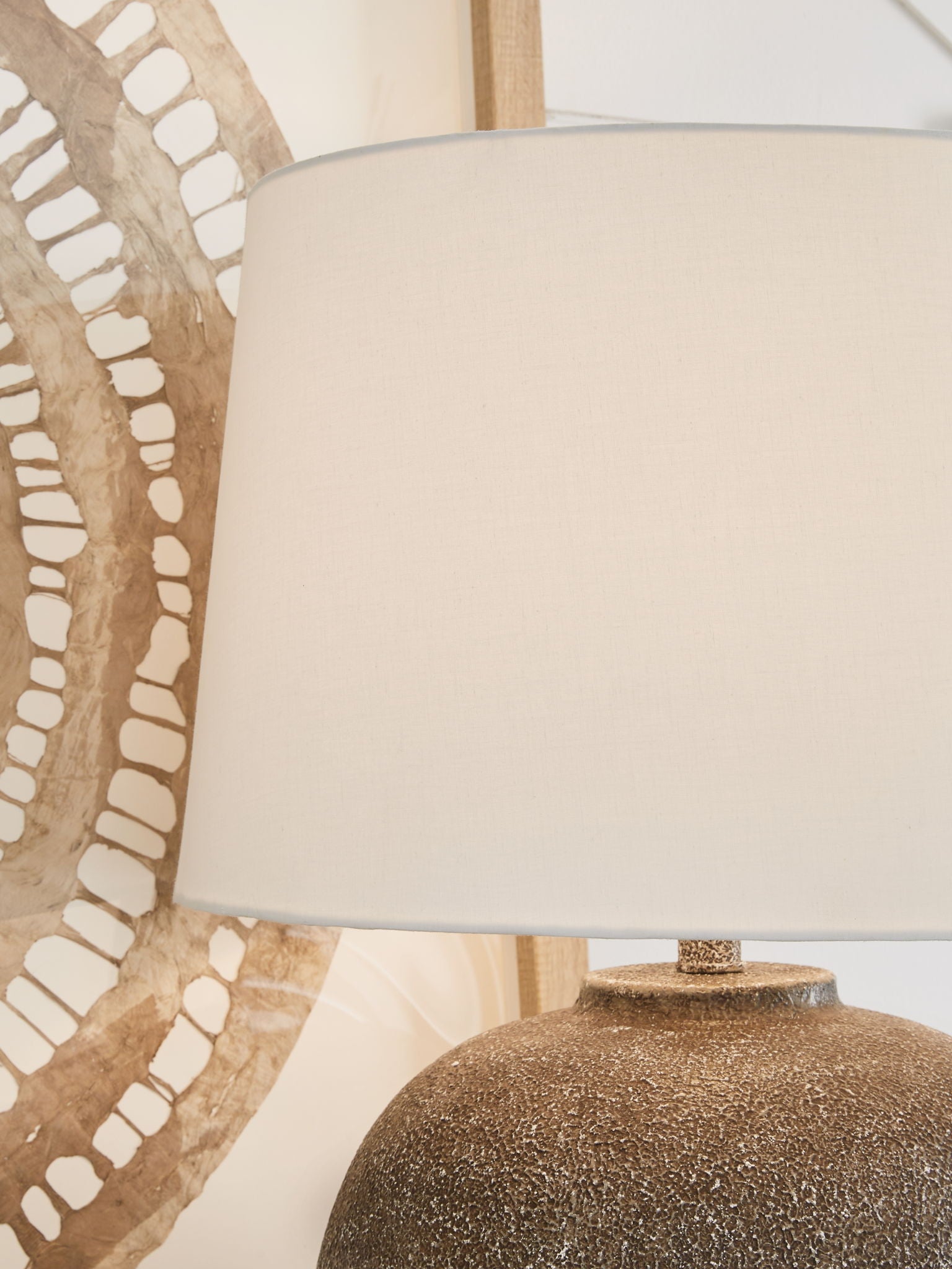 Neavesboro - Antique Brown / White - Metal Table Lamp - Urban Living Furniture (Los Angeles, CA)