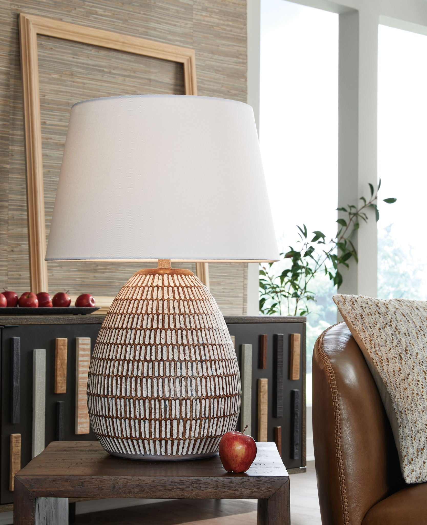 Darrich - Beige / White - Metal Table Lamp - Urban Living Furniture (Los Angeles, CA)