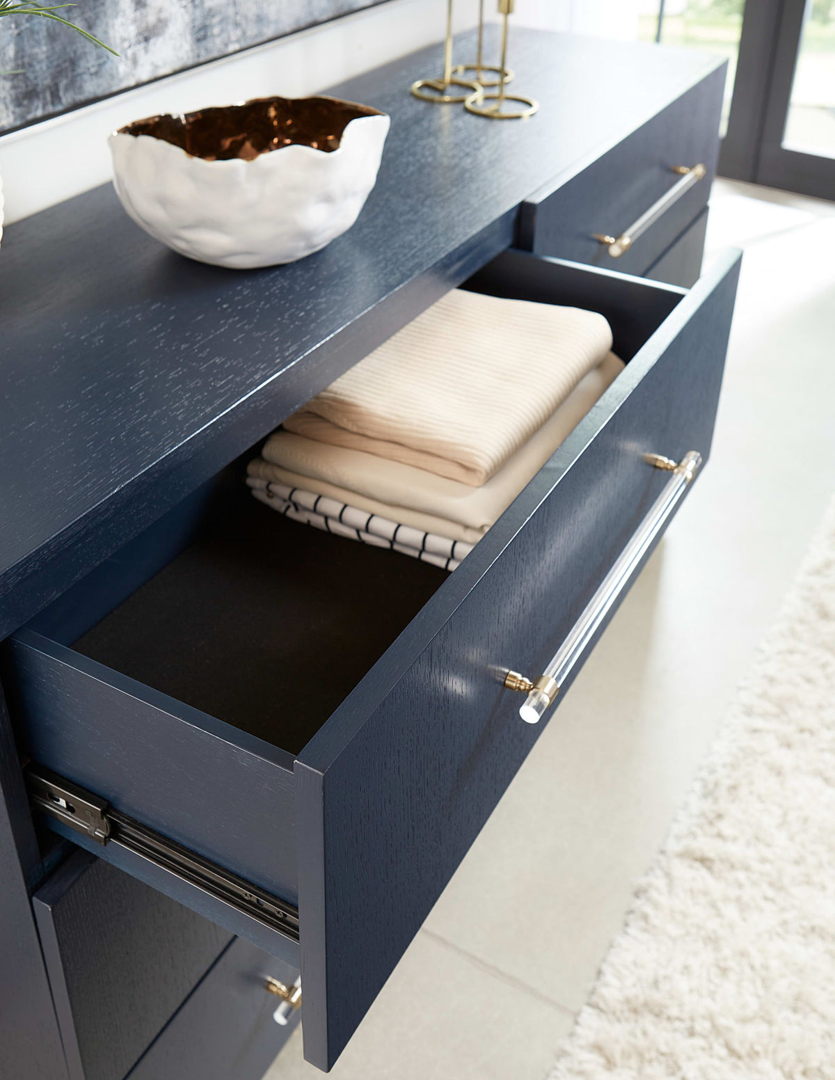 Argento - Six Drawer Dresser - Navy Blue And Burnished Brass (2024)