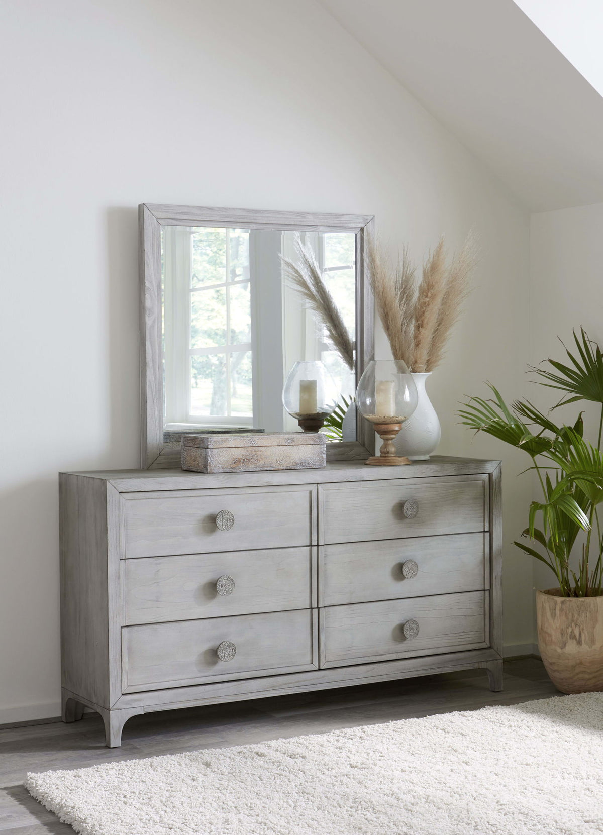 Boho Chic - Six-Drawer Dresser - Washed White (2024)