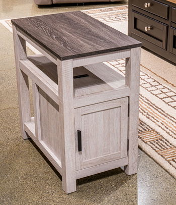 Fendenmore - Chair Side End Table