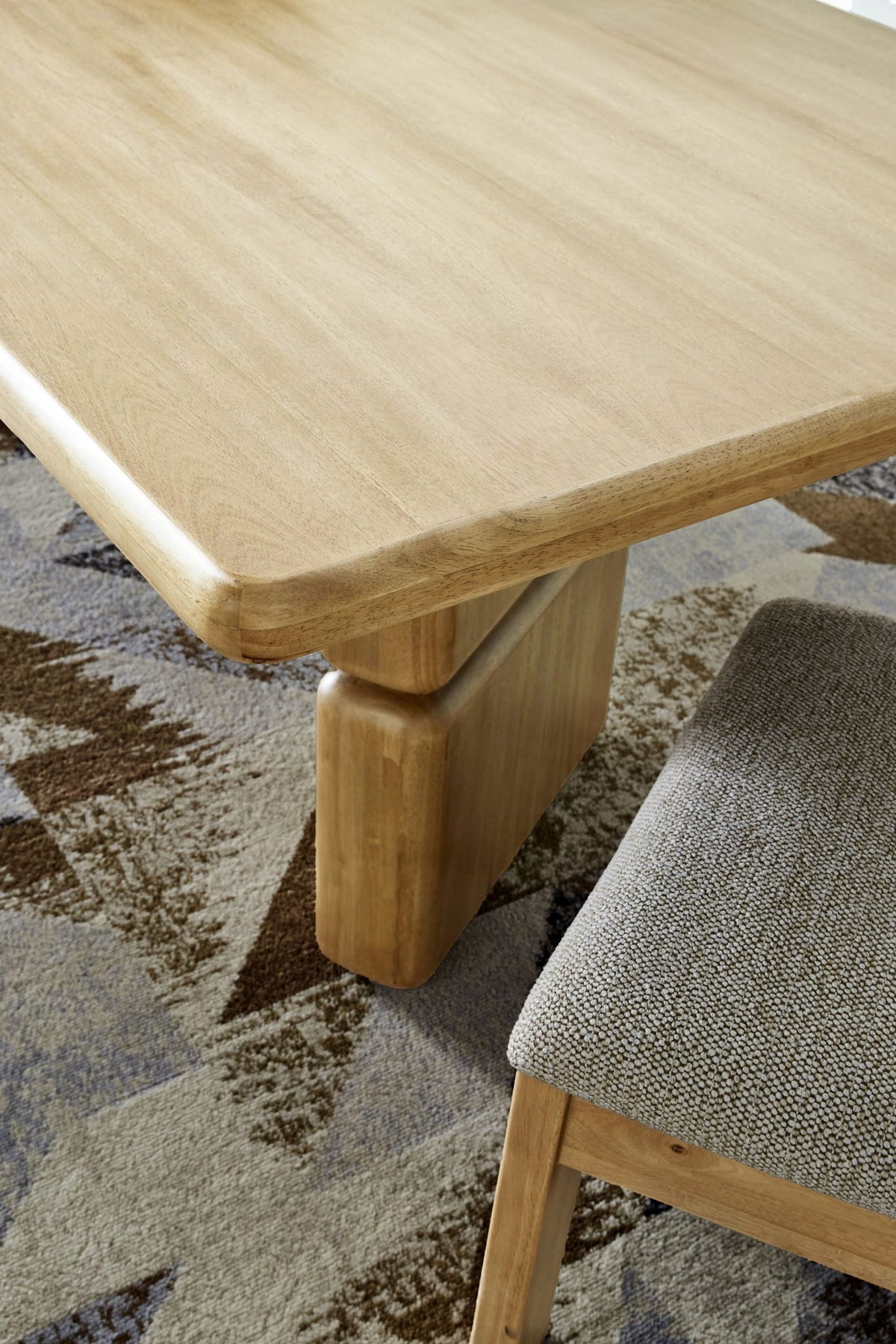 Nia - Rectangular Acacia Wood Dining Table - Lioness