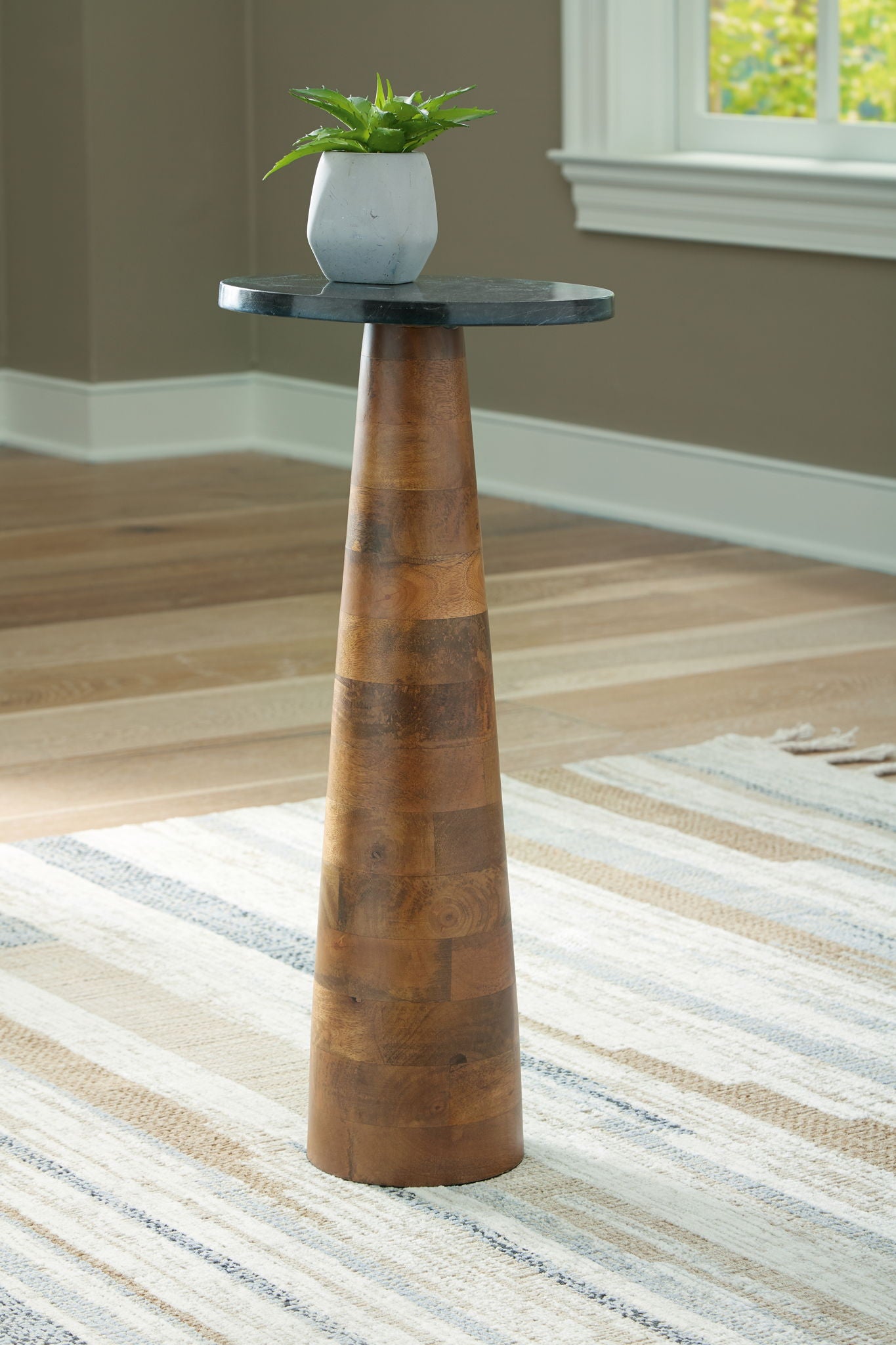 Quinndon - Brown / Black - Accent Table - Urban Living Furniture (Los Angeles, CA)
