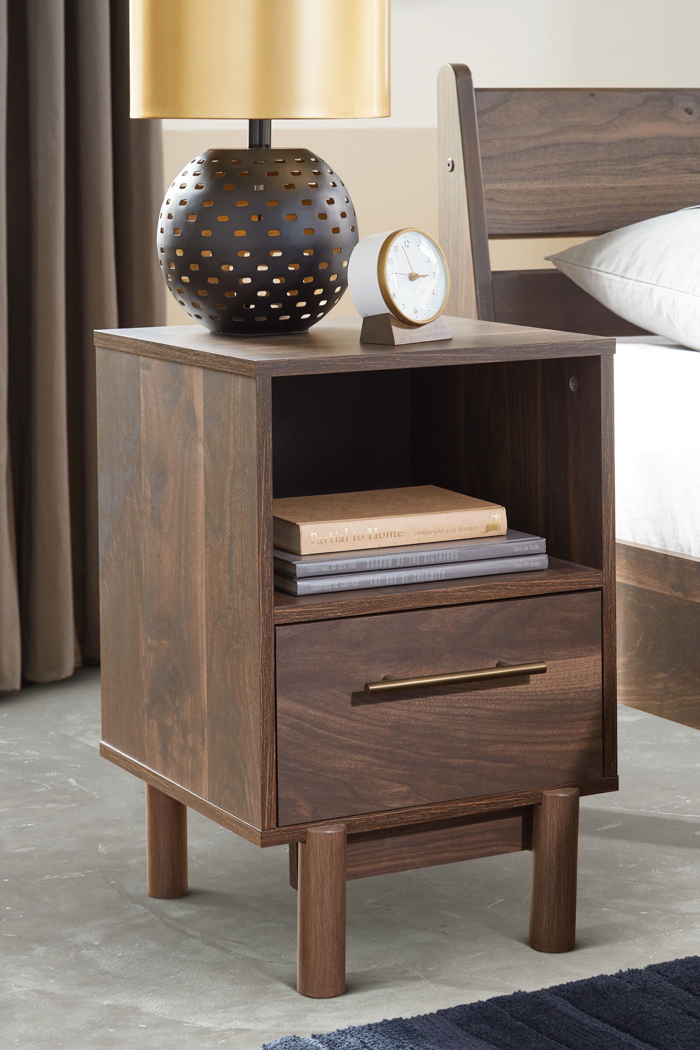 Calverson - Mocha - One Drawer Night Stand - Medium - Urban Living Furniture (Los Angeles, CA)