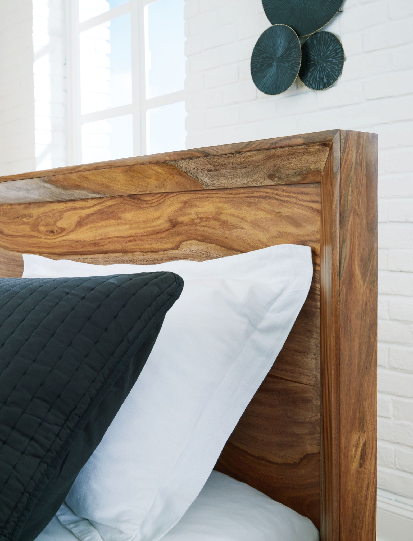 Dressonni - Queen Panel Bed - Brown - Urban Living Furniture (Los Angeles, CA)