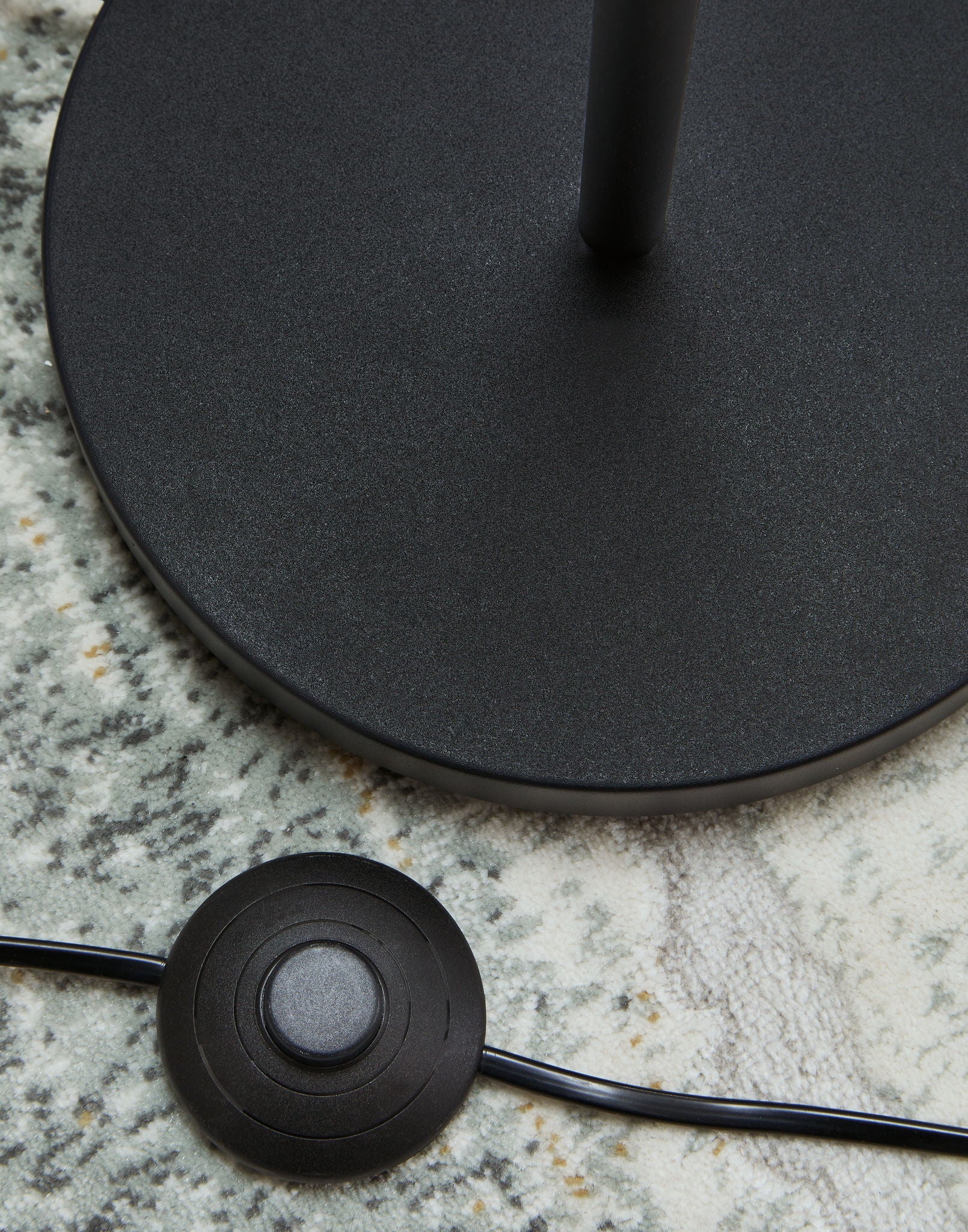 Abanson - Black - Metal Floor Lamp - Urban Living Furniture (Los Angeles, CA)