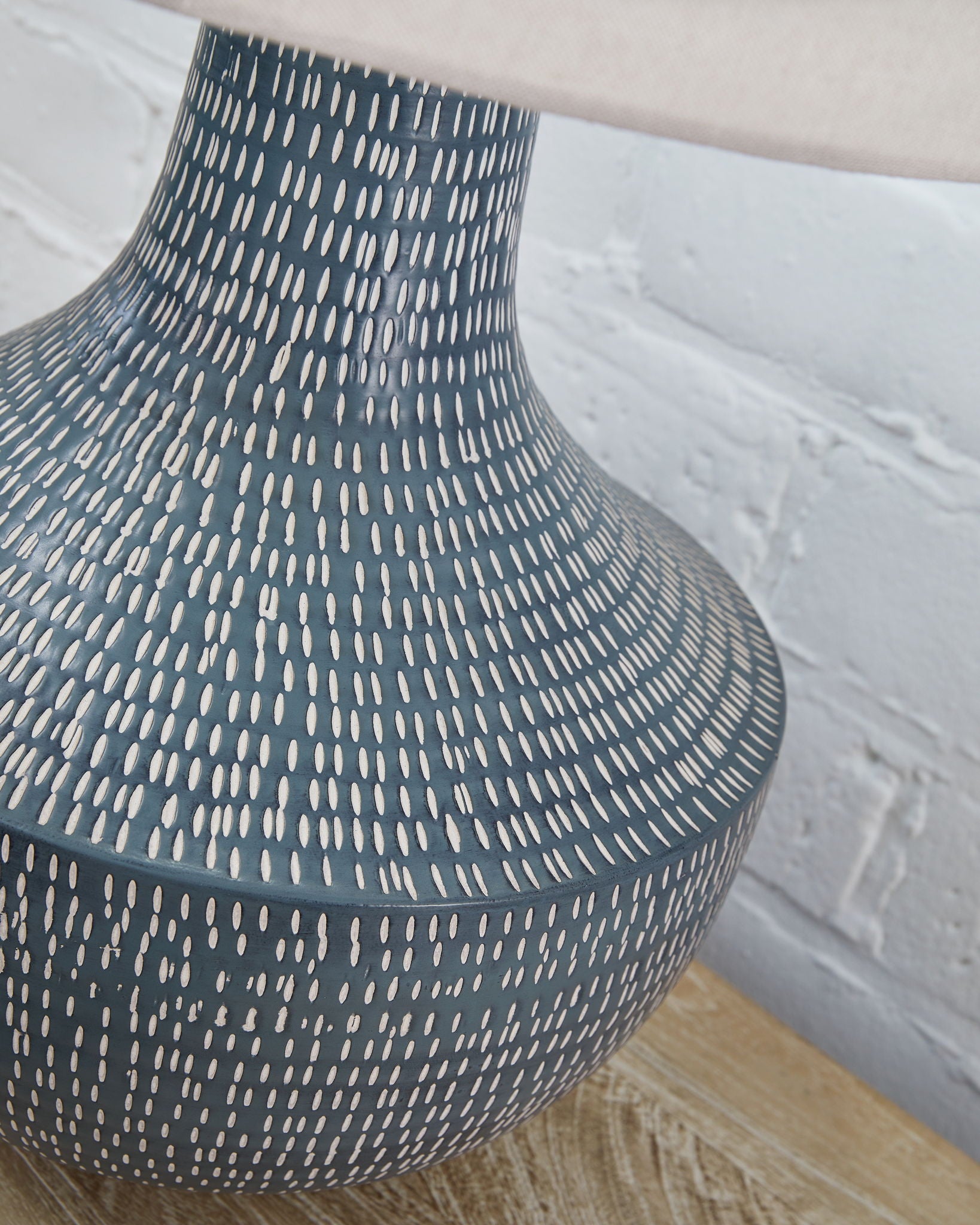 Schylarmont - Antique Gray / White - Metal Table Lamp - Urban Living Furniture (Los Angeles, CA)