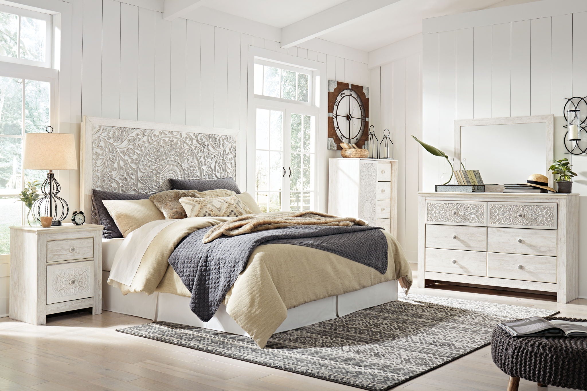 Paxberry - Whitewash - Dresser, Mirror - Medallion Drawer Pulls - Urban Living Furniture (Los Angeles, CA)
