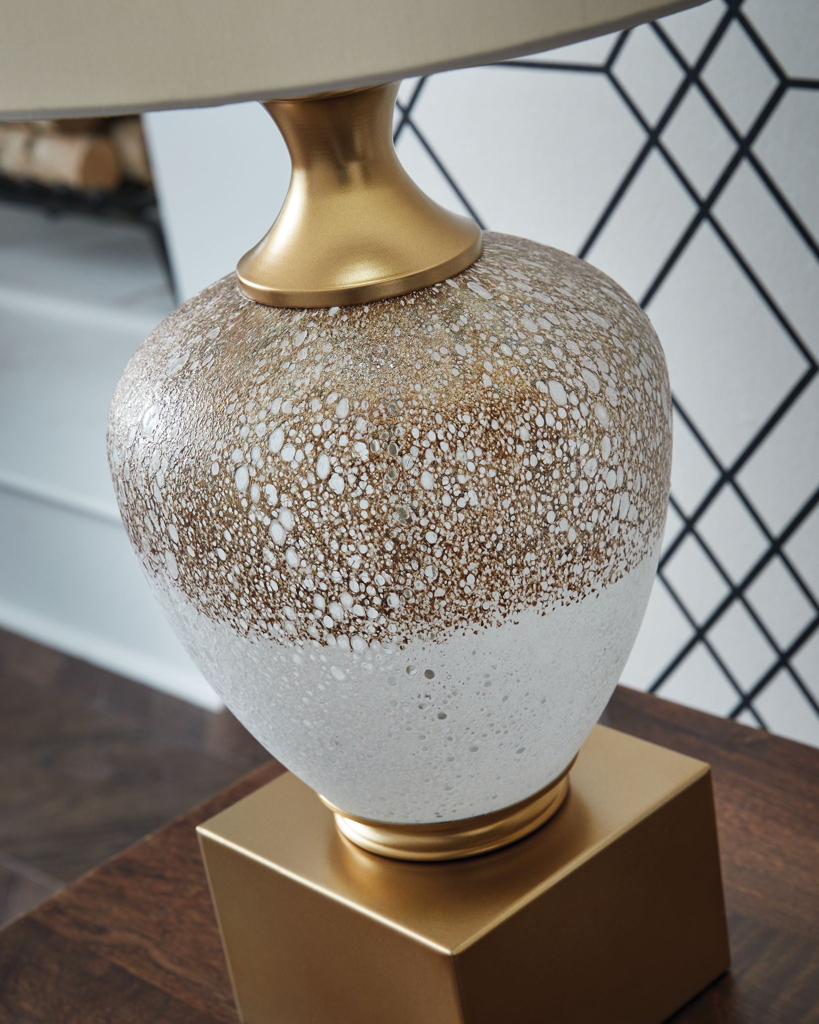 Tavisburg - Brown / White / Gold - Glass Table Lamp - Urban Living Furniture (Los Angeles, CA)