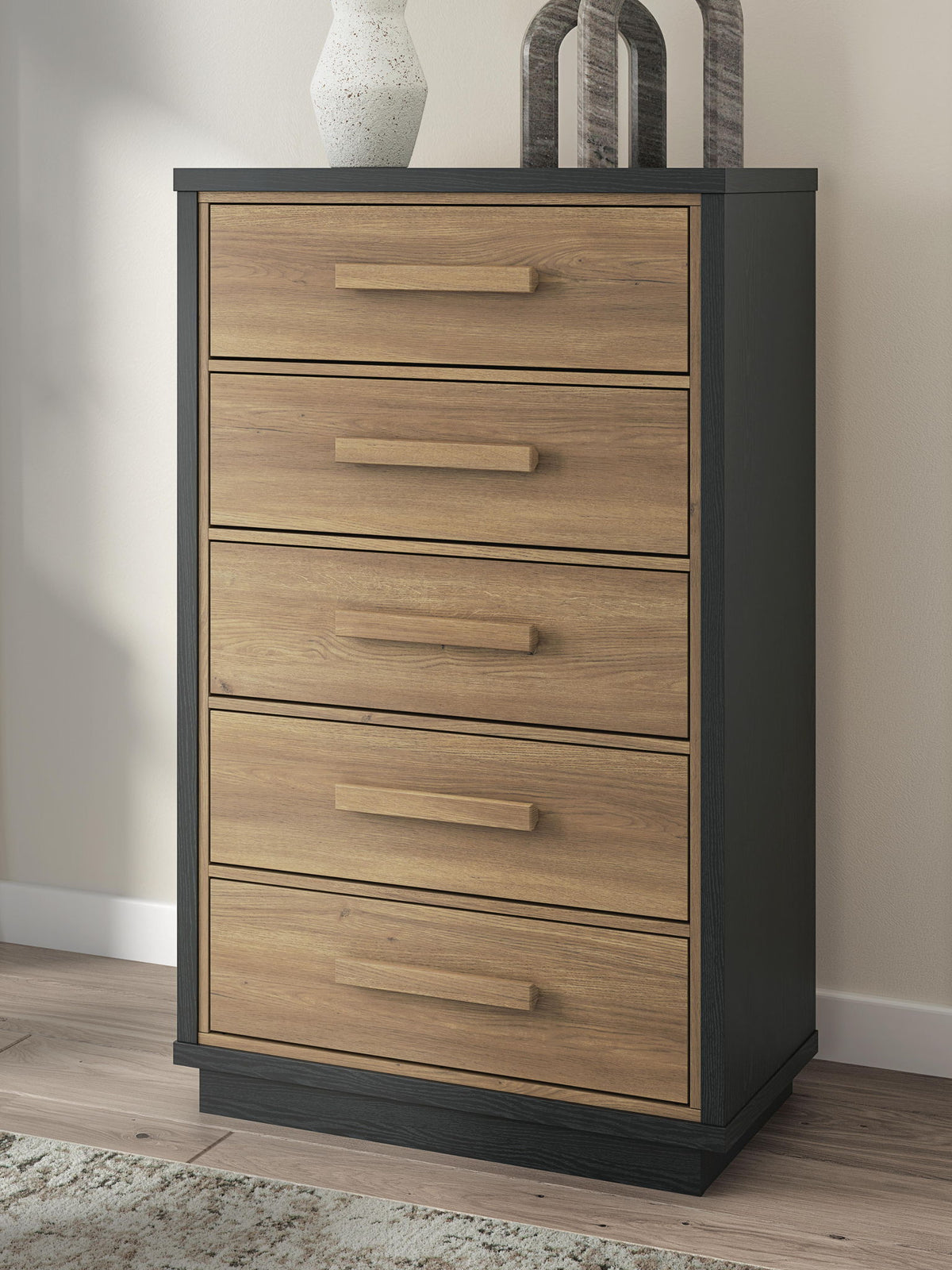 Kozmour - Five Drawer Chest - Black / Brown