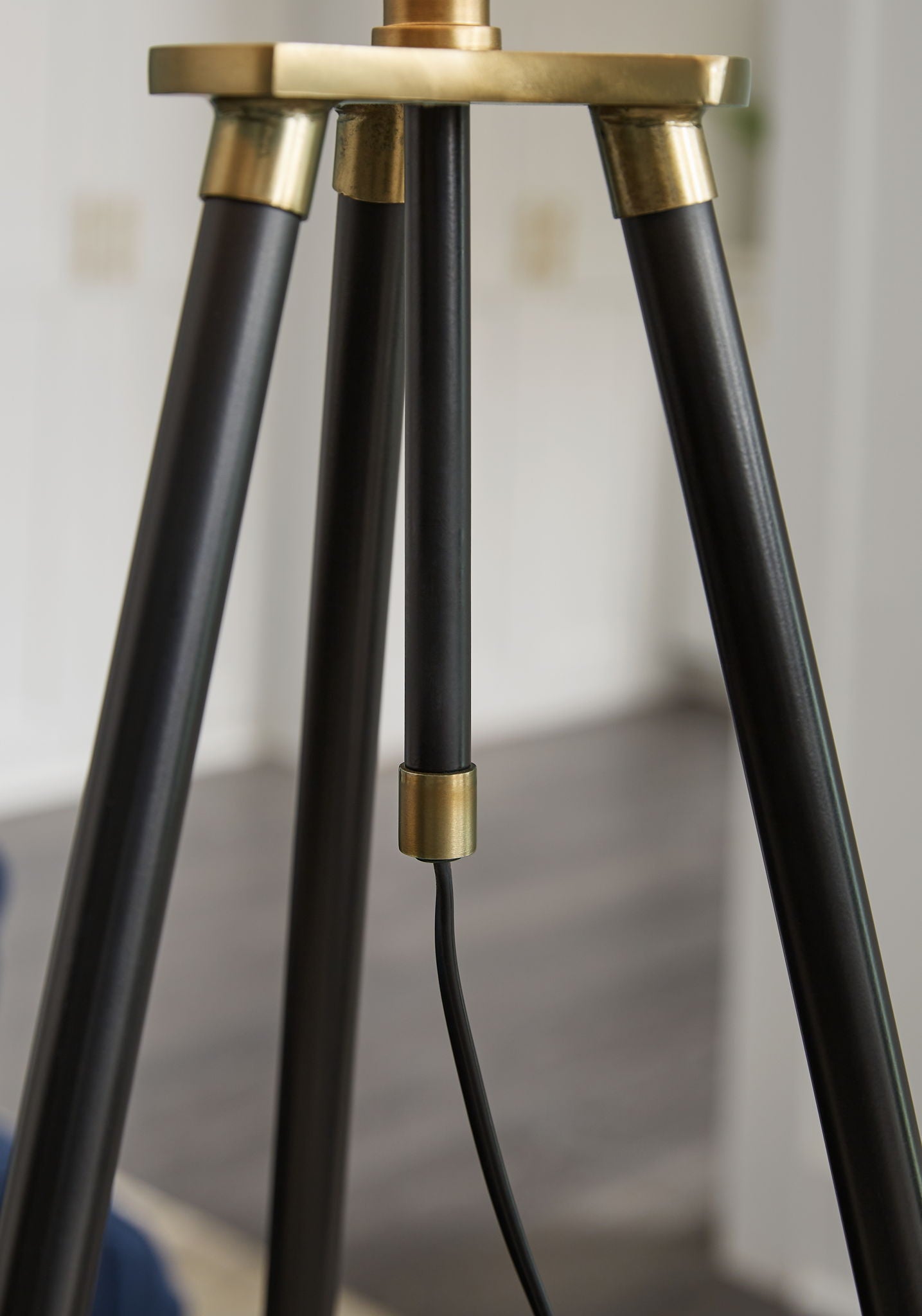 Cashner - Black / Gold Finish - Metal Floor Lamp - Urban Living Furniture (Los Angeles, CA)
