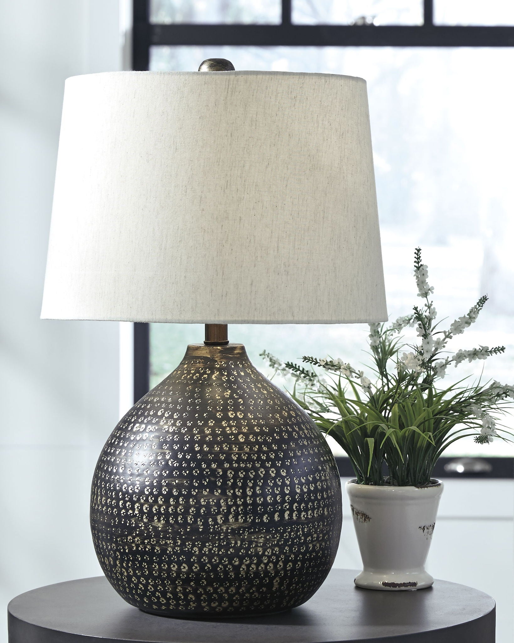 Maire - Black / Gold Finish - Metal Table Lamp - Urban Living Furniture (Los Angeles, CA)