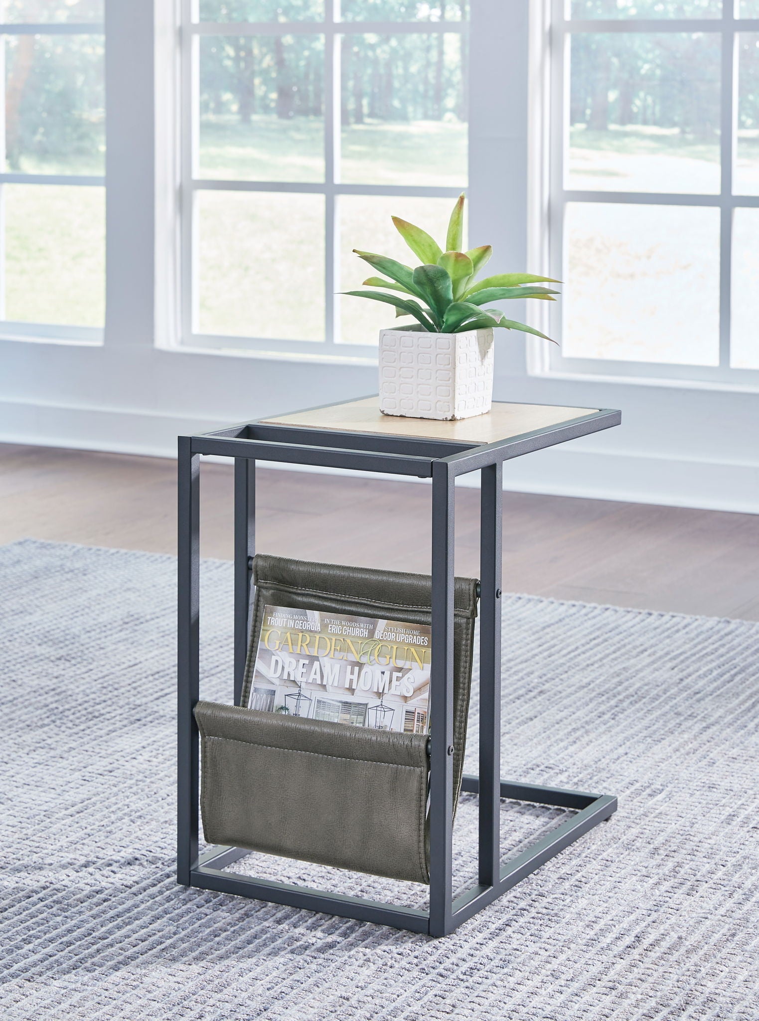 Freslowe - Light Brown / Black - Chair Side End Table with Magazine Basket - Urban Living Furniture (Los Angeles, CA)
