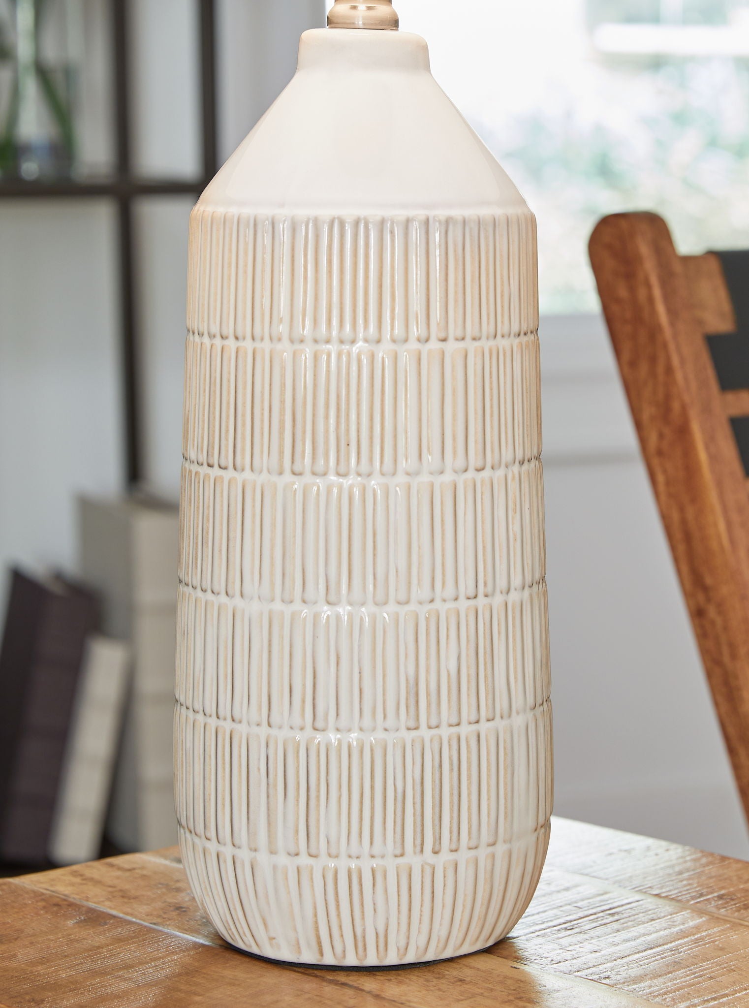 Willport - Off White - Ceramic Table Lamp (Set of 2) - Urban Living Furniture (Los Angeles, CA)