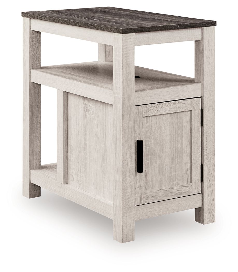 Fendenmore - Chair Side End Table - Urban Living Furniture (Los Angeles, CA)