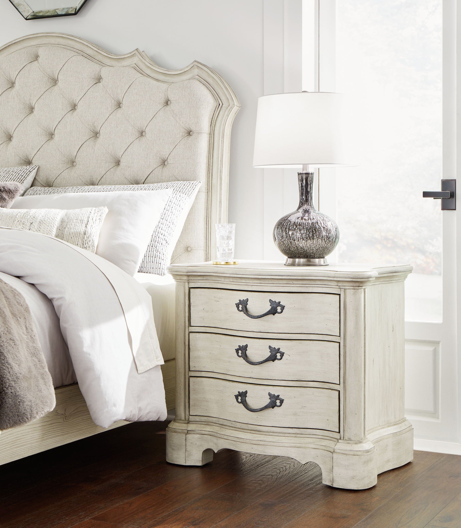 Arlendyne - Antique White - Three Drawer Night Stand - Urban Living Furniture (Los Angeles, CA)