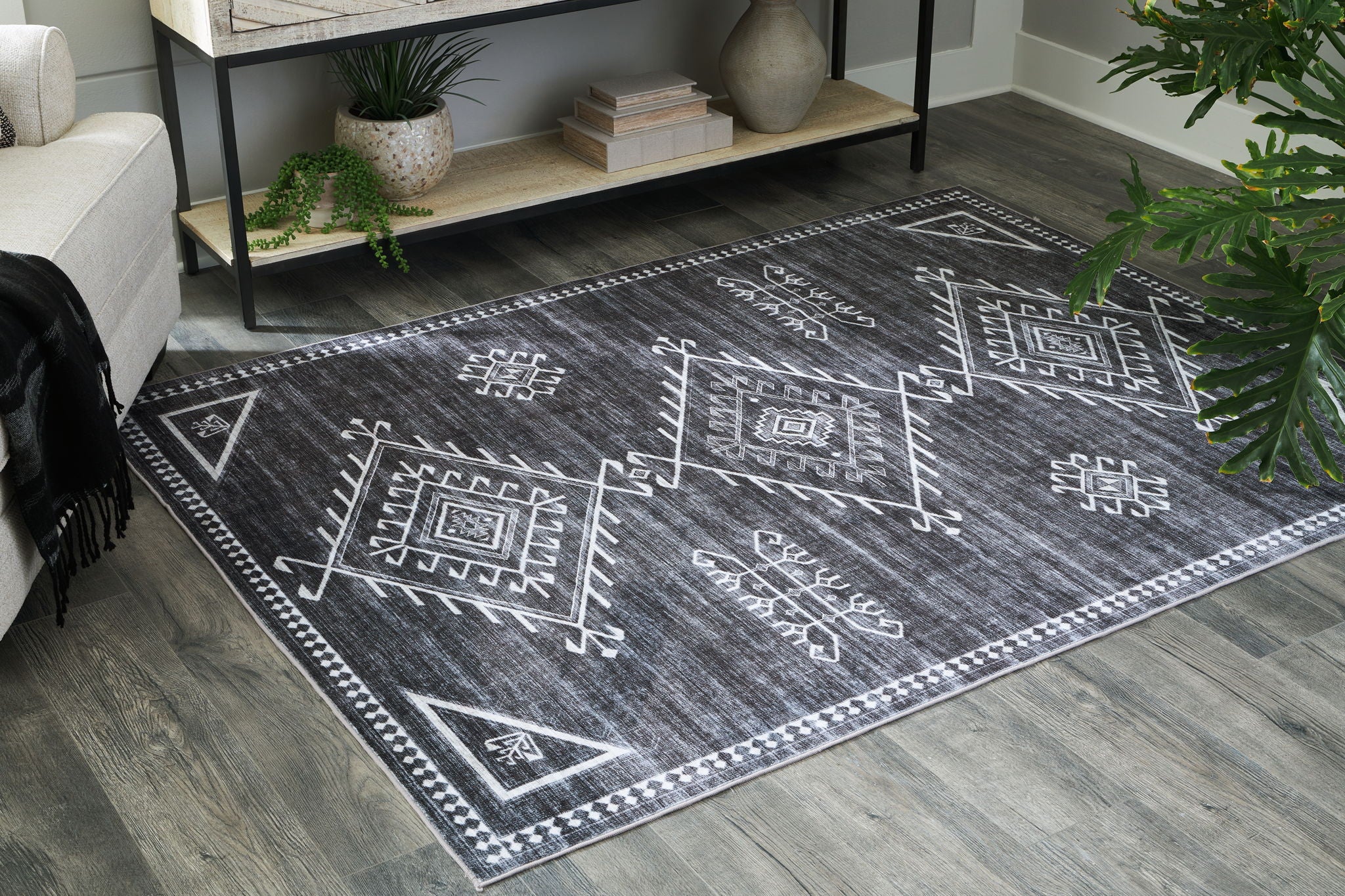 Arloman - 5' x 7' Rug - Black / Cream / Gray - Urban Living Furniture (Los Angeles, CA)