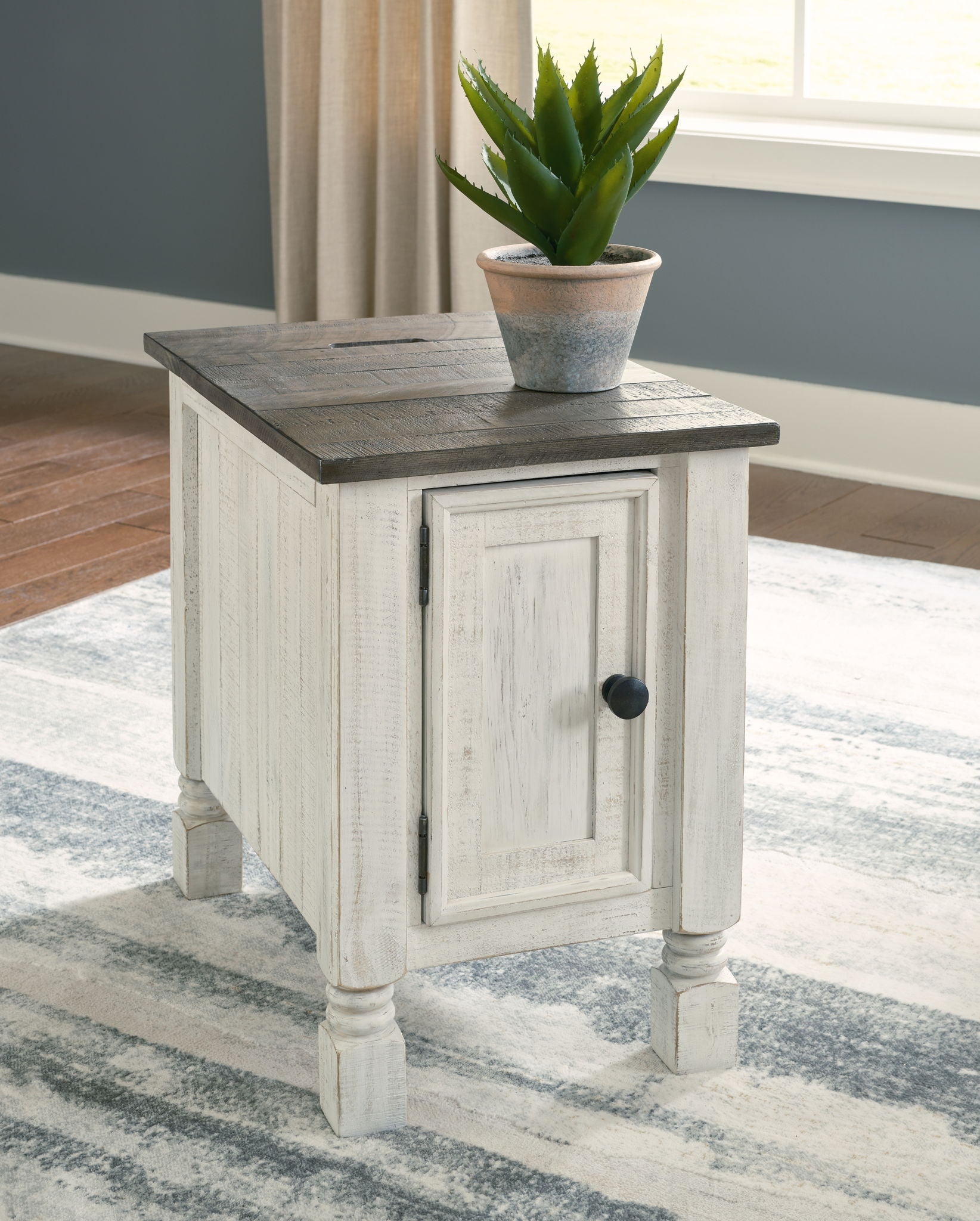 Havalance - White / Gray - Chair Side End Table - Urban Living Furniture (Los Angeles, CA)