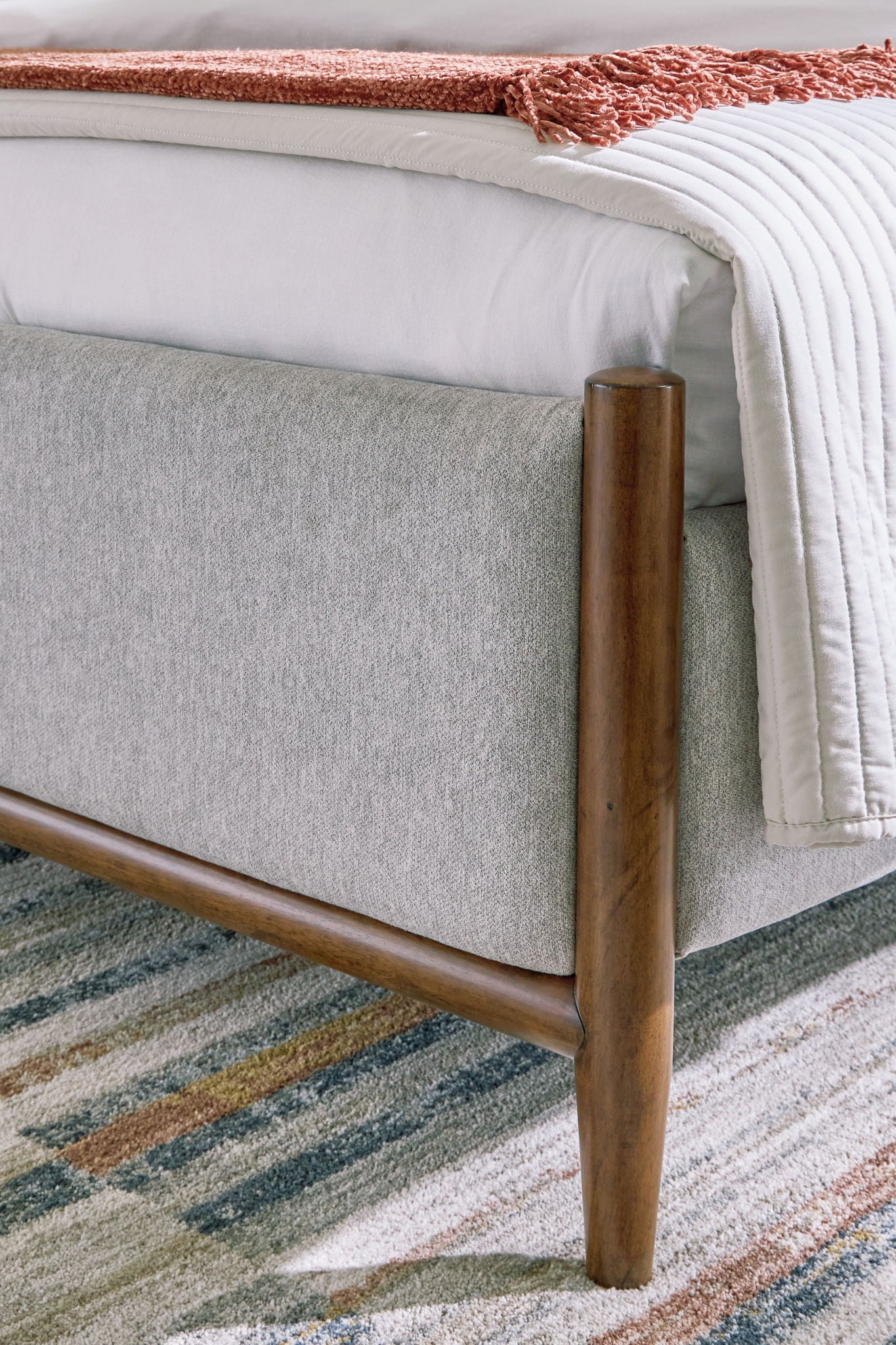 Lyncott - Upholstered Bed - Urban Living Furniture (Los Angeles, CA)