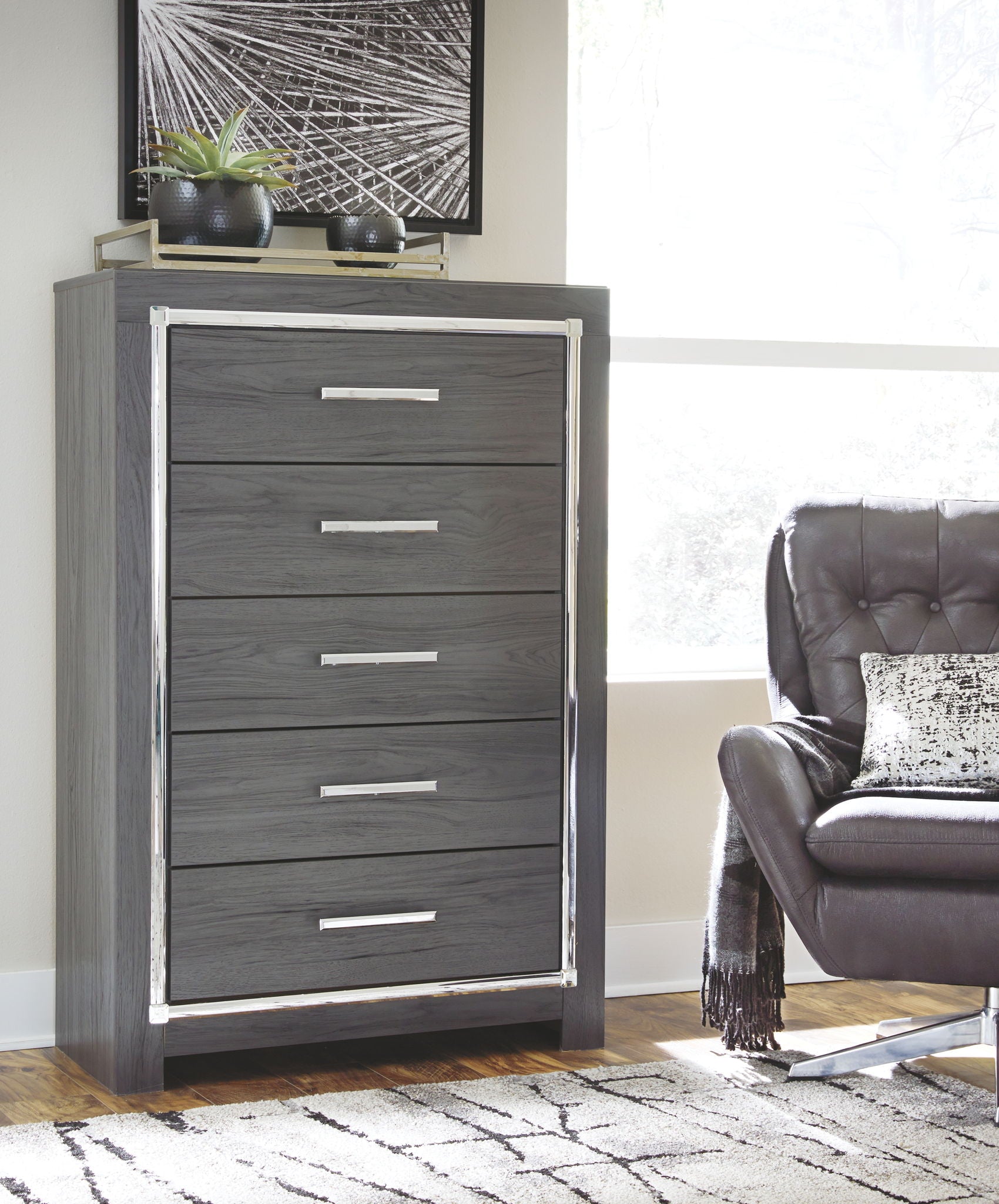 Lodanna - Gray - Five Drawer Chest - Urban Living Furniture (Los Angeles, CA)