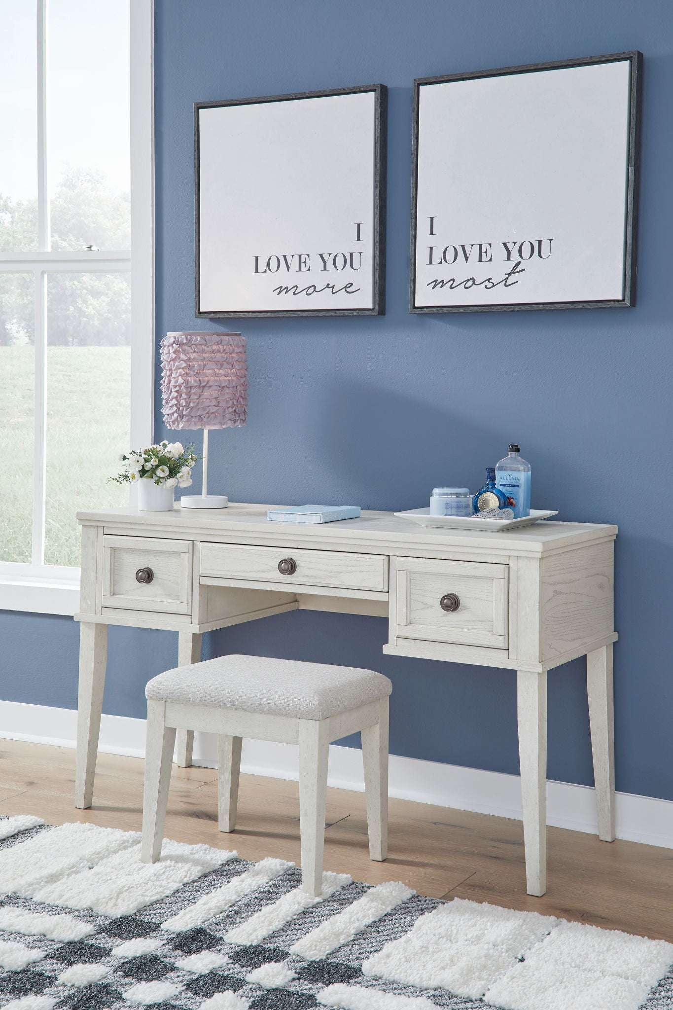 Robbinsdale - Antique White - Vanity With Stool (Set of 2) - Urban Living Furniture (Los Angeles, CA)