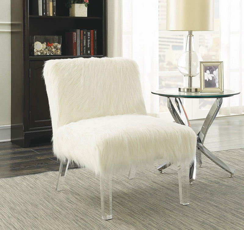 G904059 Contemporary White Accent Chair