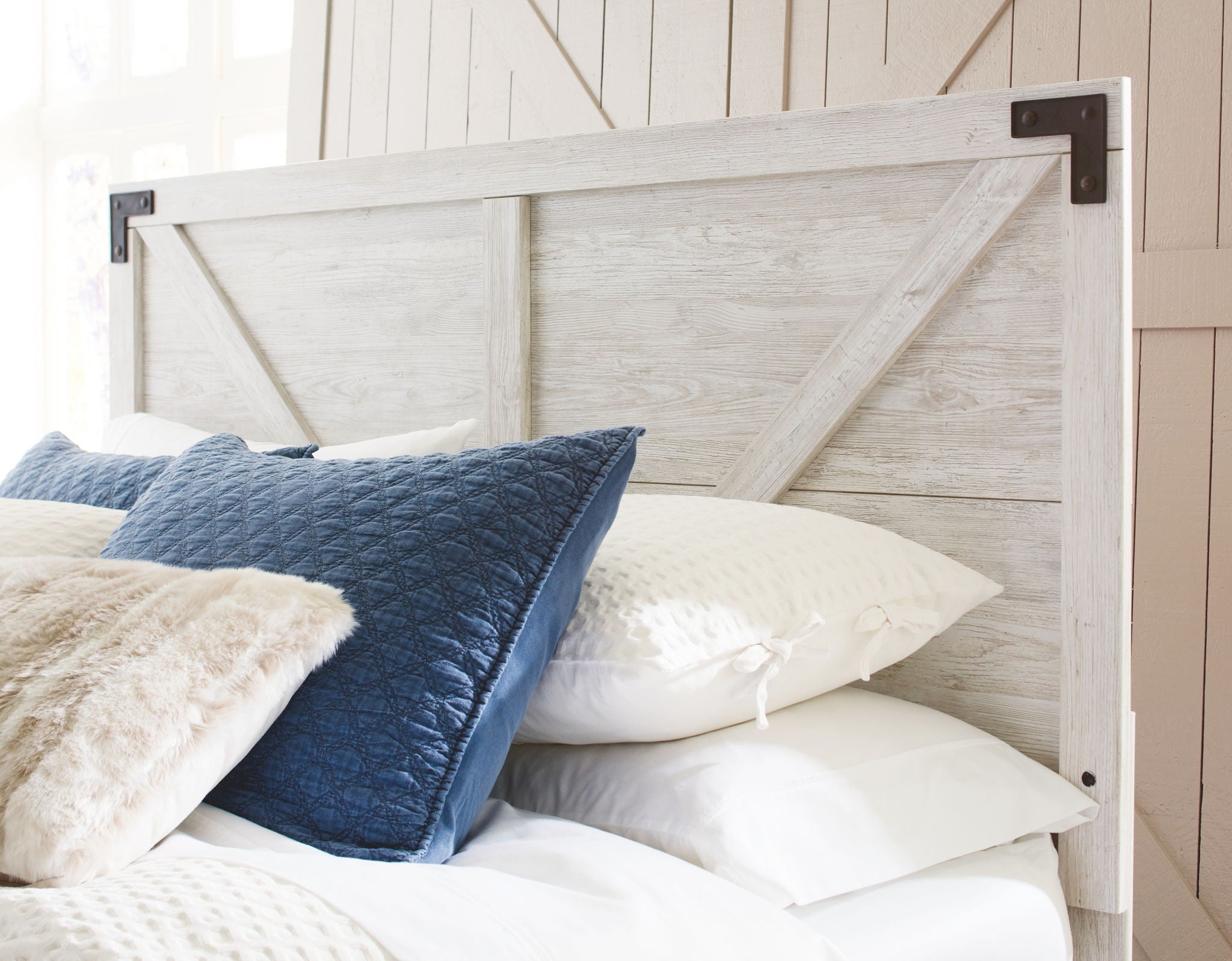 Shawburn - Panel Bed - Urban Living Furniture (Los Angeles, CA)