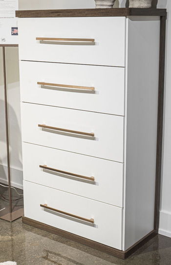 Kendanport - Brown / White - Five Drawer Chest - Urban Living Furniture (Los Angeles, CA)