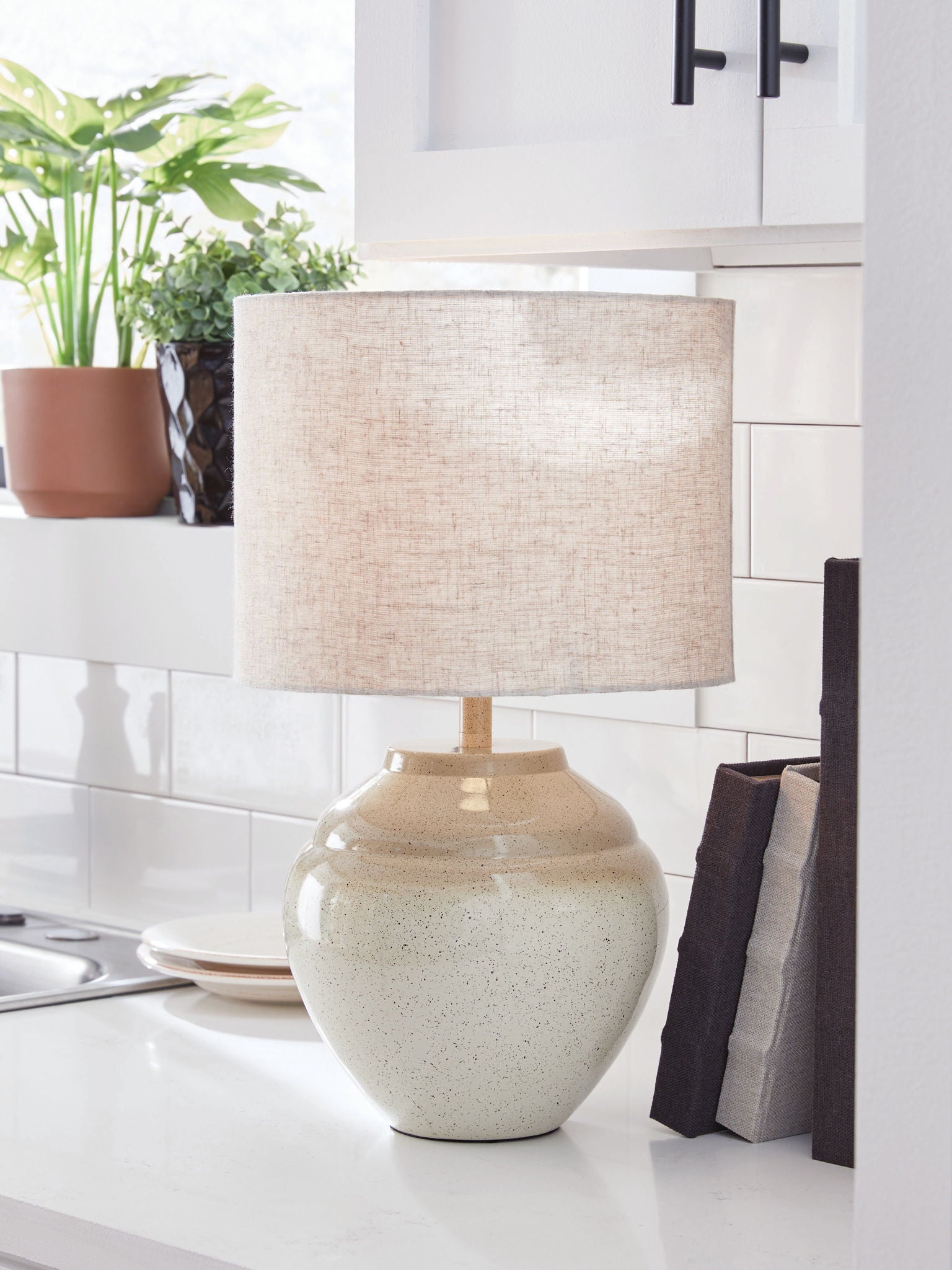 Waldish - Cream / Beige - Metal Table Lamp - Urban Living Furniture (Los Angeles, CA)
