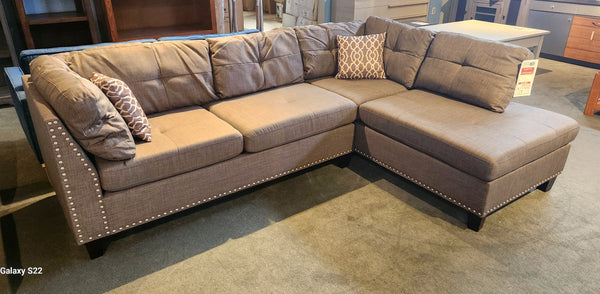 2Pc Sectional Larissa IN Grey