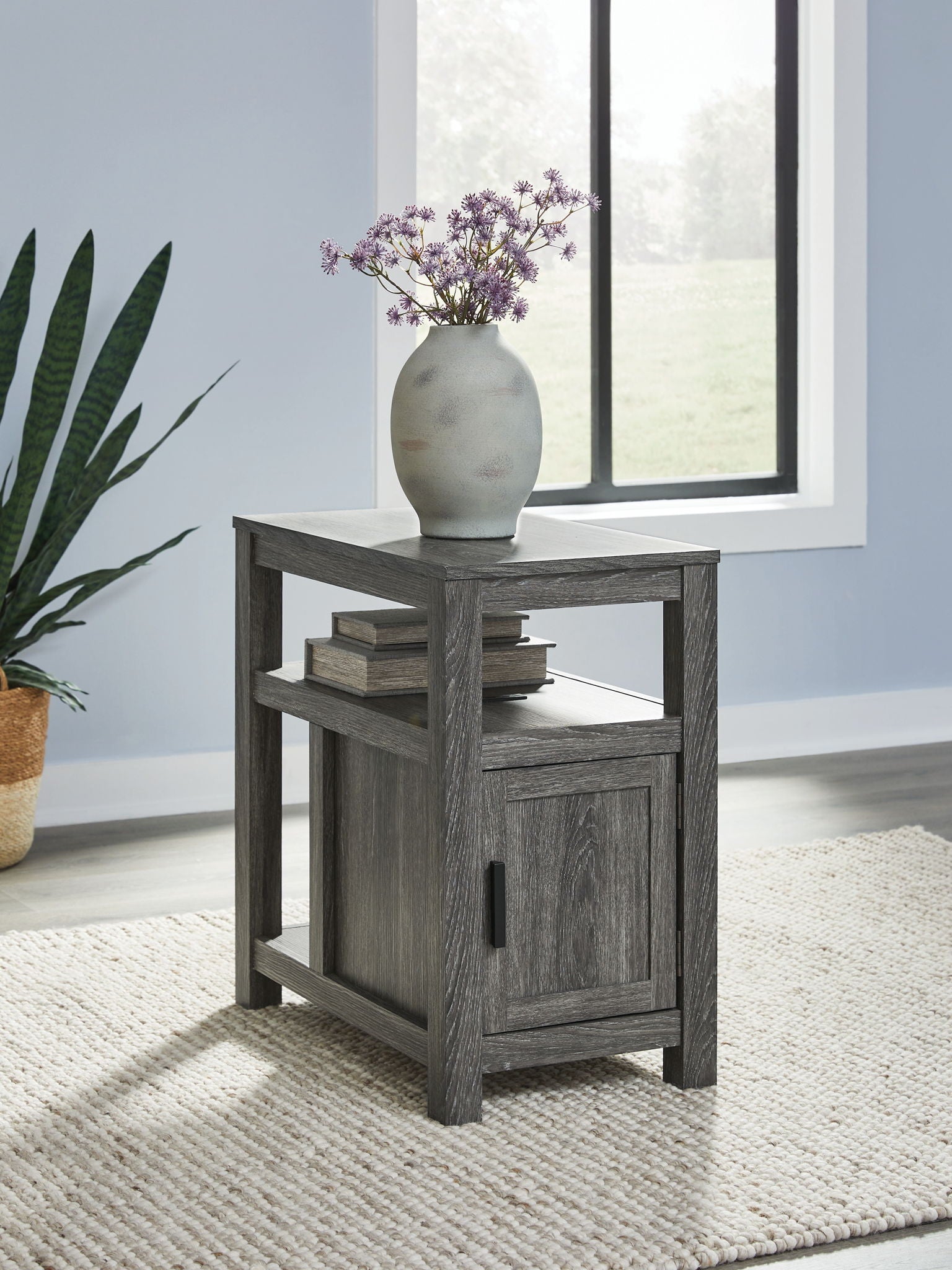 Fendenmore - Chair Side End Table - Urban Living Furniture (Los Angeles, CA)