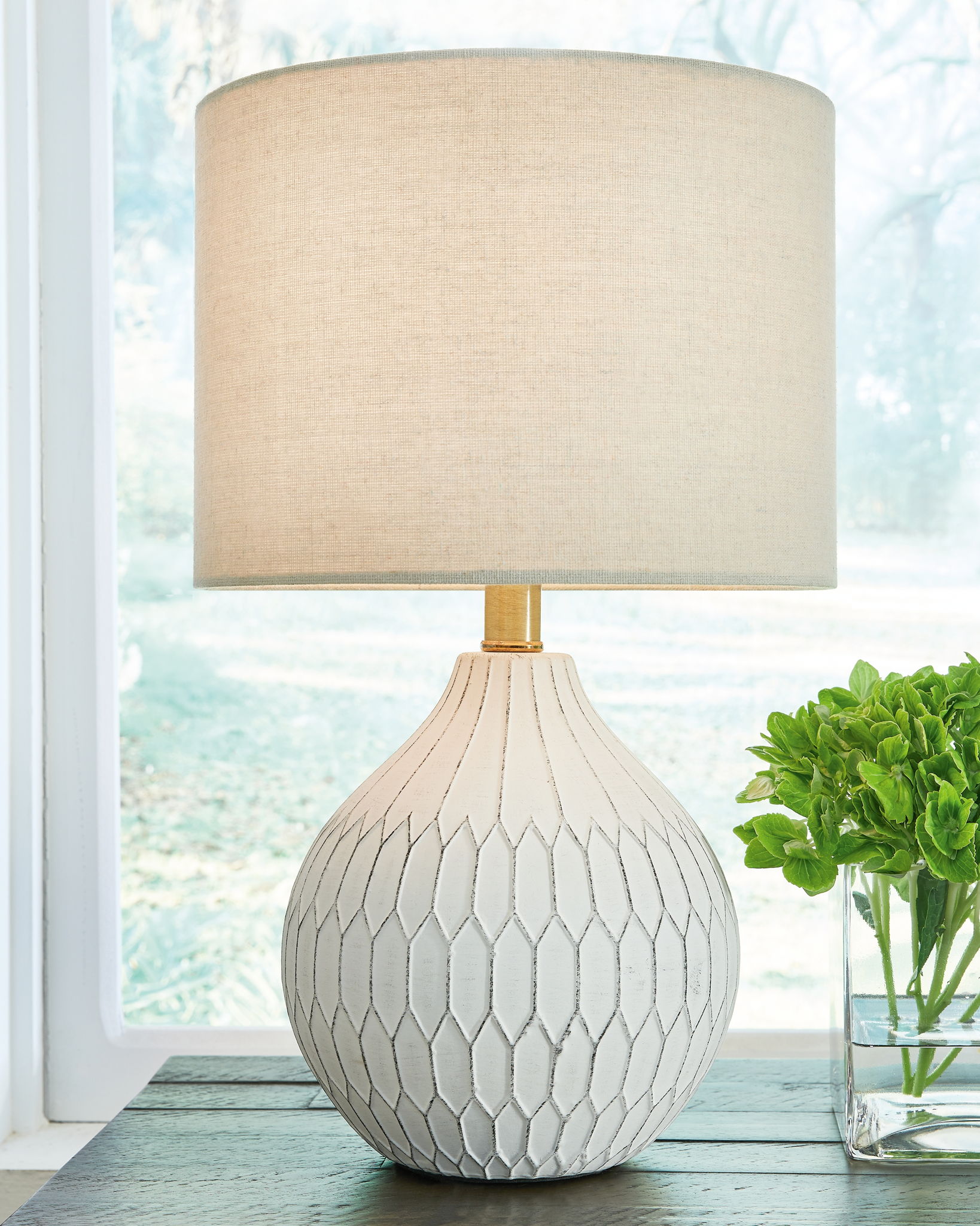 Wardmont - White - Ceramic Table Lamp - Urban Living Furniture (Los Angeles, CA)
