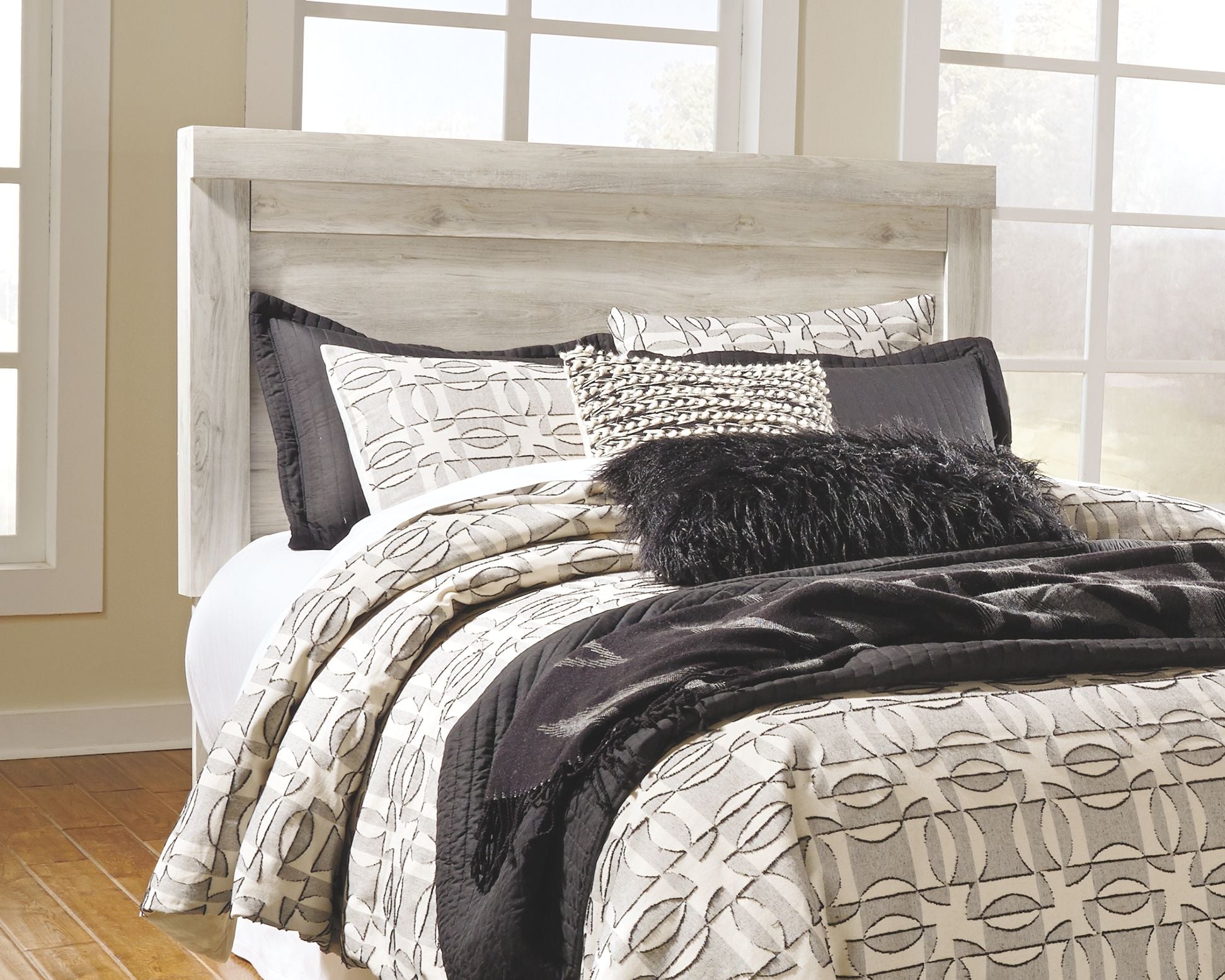 Bellaby - Panel Headboard With Bolt On Metal Frame - Urban Living Furniture (Los Angeles, CA)