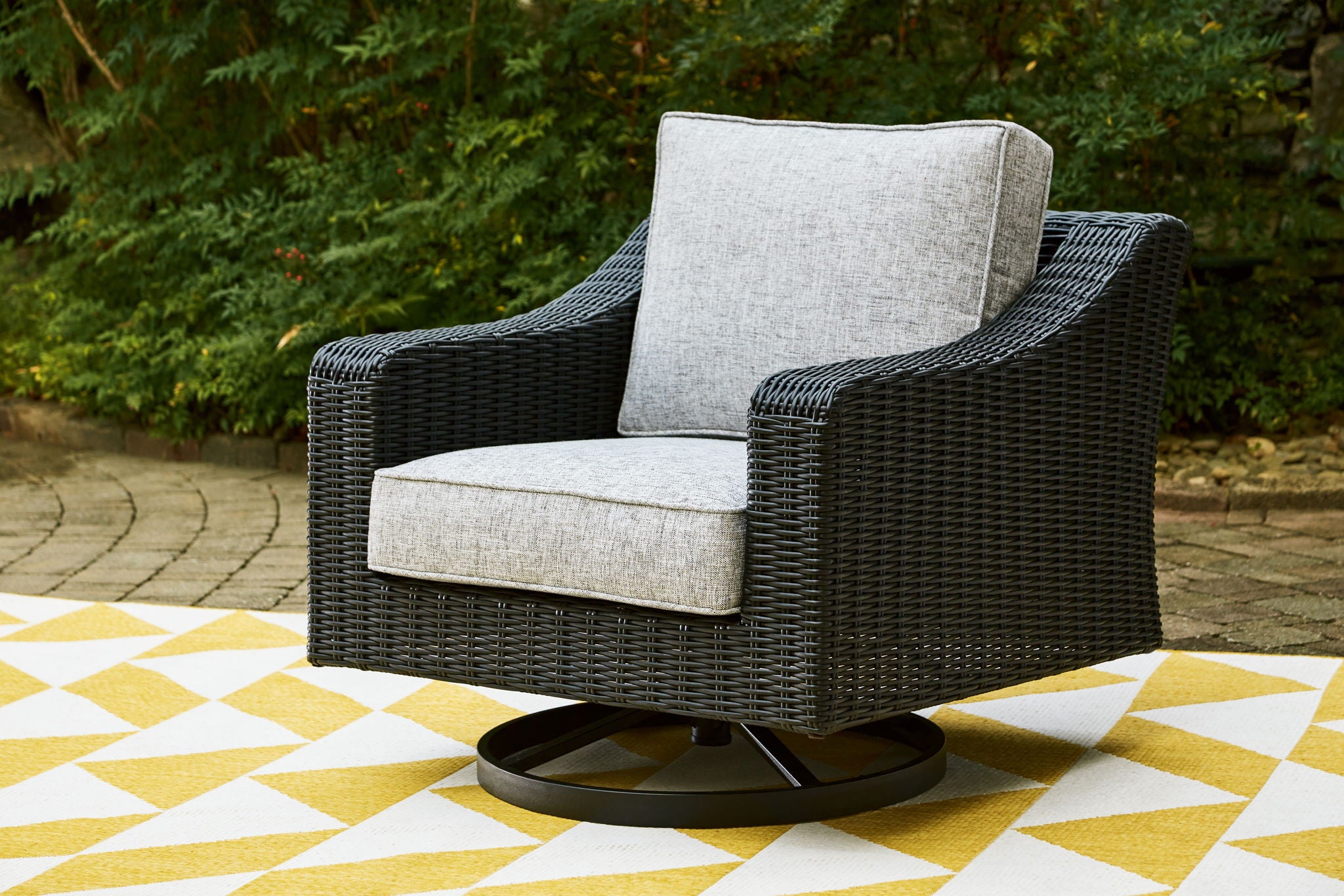 Beachcroft - Swivel Lounge Chair - Urban Living Furniture (Los Angeles, CA)
