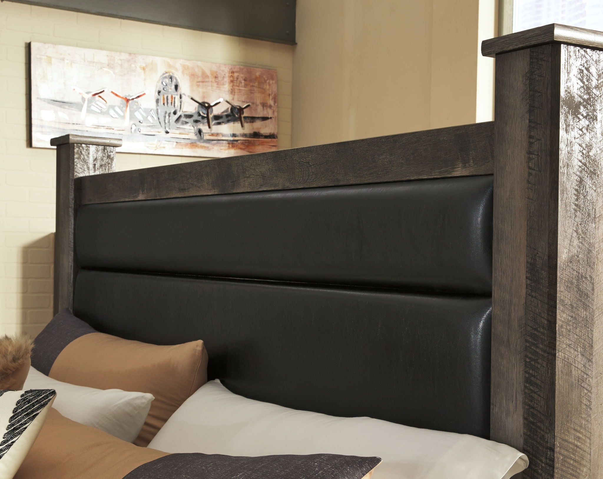 Wynnlow - Poster Bed - Urban Living Furniture (Los Angeles, CA)