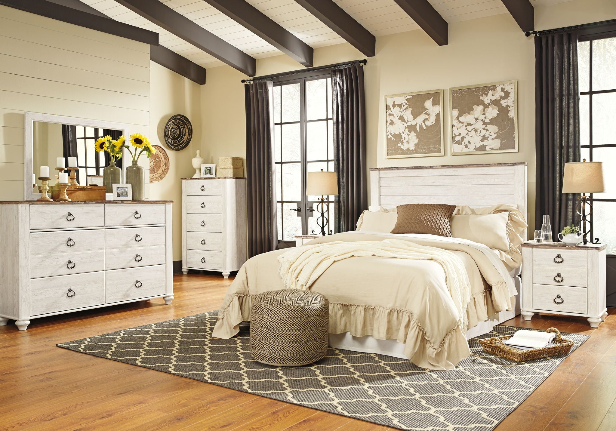 Willowton - Five Drawer Chest - Brown / Beige / White - Urban Living Furniture (Los Angeles, CA)