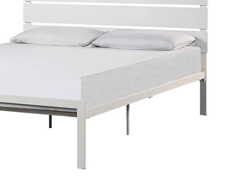 White Metal Frame Full Size Bed 1pc Casual Style Bedroom Furniture