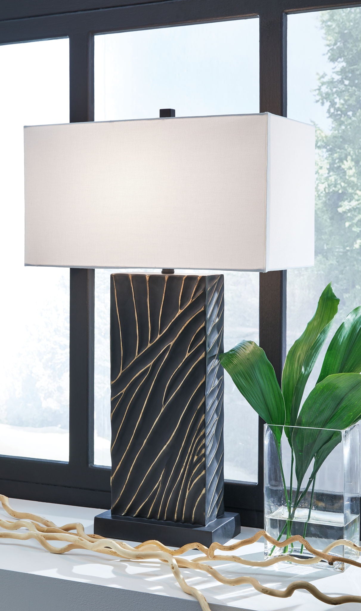 Bartlen - Black / Gold Finish - Poly Table Lamp - Urban Living Furniture (Los Angeles, CA)