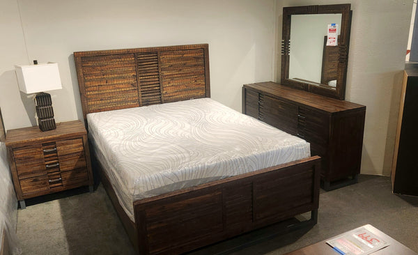 4Pc Queen Bedroom Andria Collection in Reclaimed Oak, Mattress Not Included