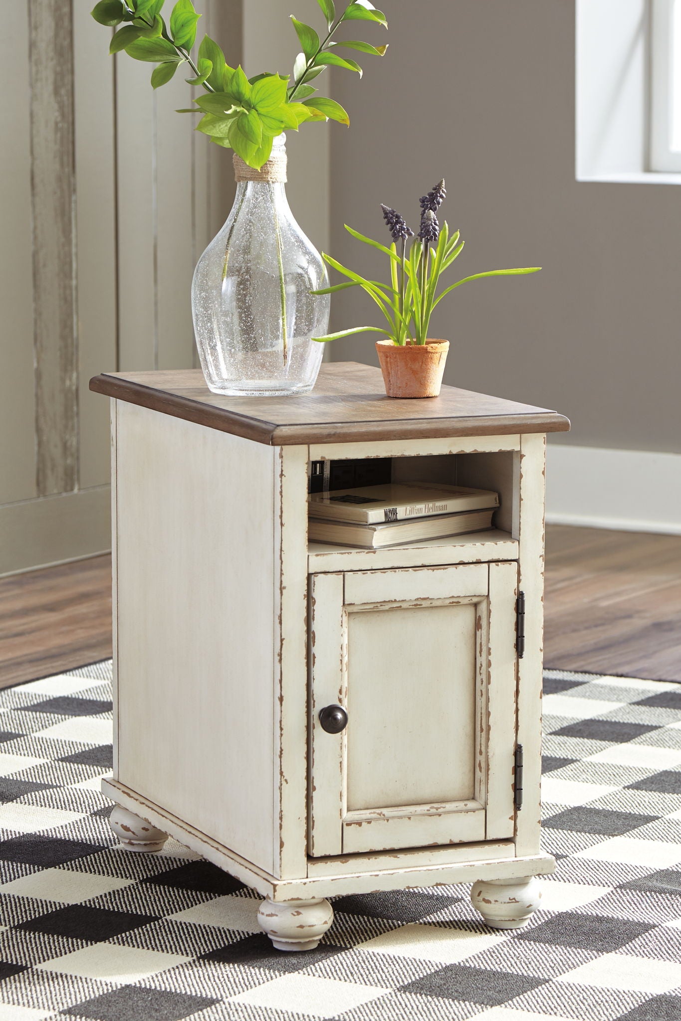 Realyn - Chair Side End Table - AC / USB - White / Brown - Urban Living Furniture (Los Angeles, CA)