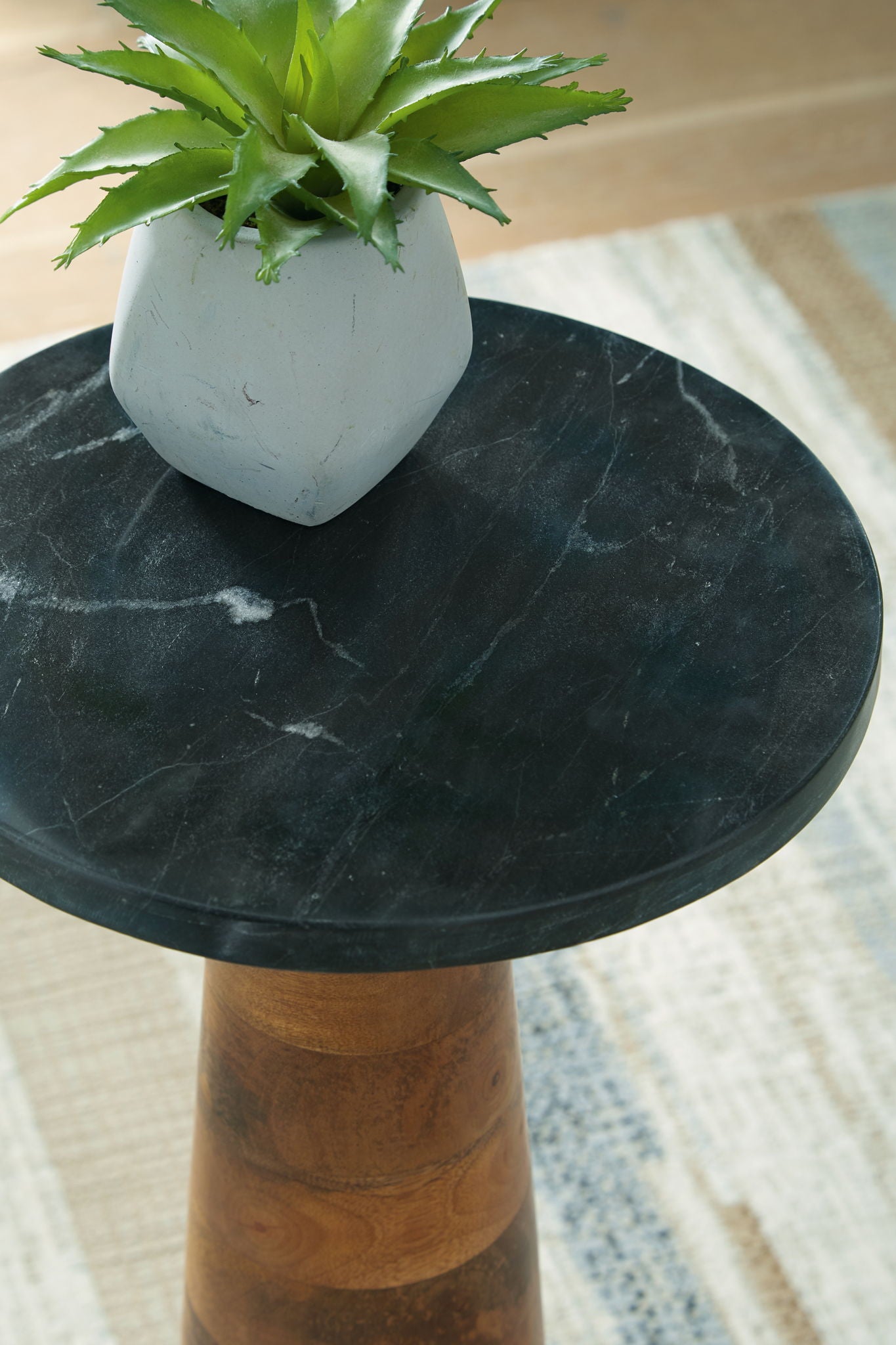 Quinndon - Brown / Black - Accent Table - Urban Living Furniture (Los Angeles, CA)