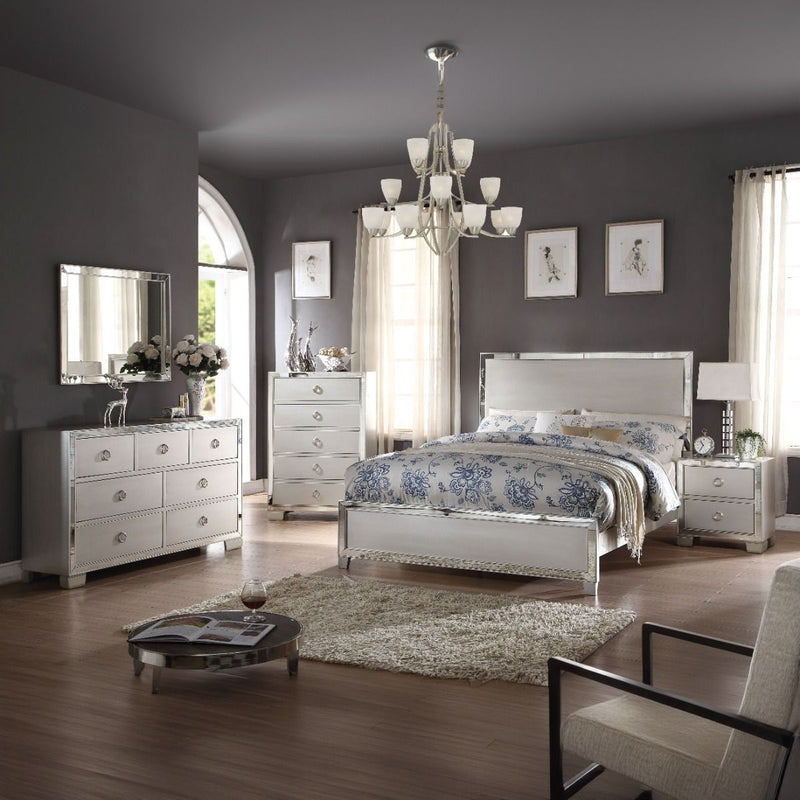 Voeville II - Nightstand - Platinum - Urban Living Furniture (Los Angeles, CA)