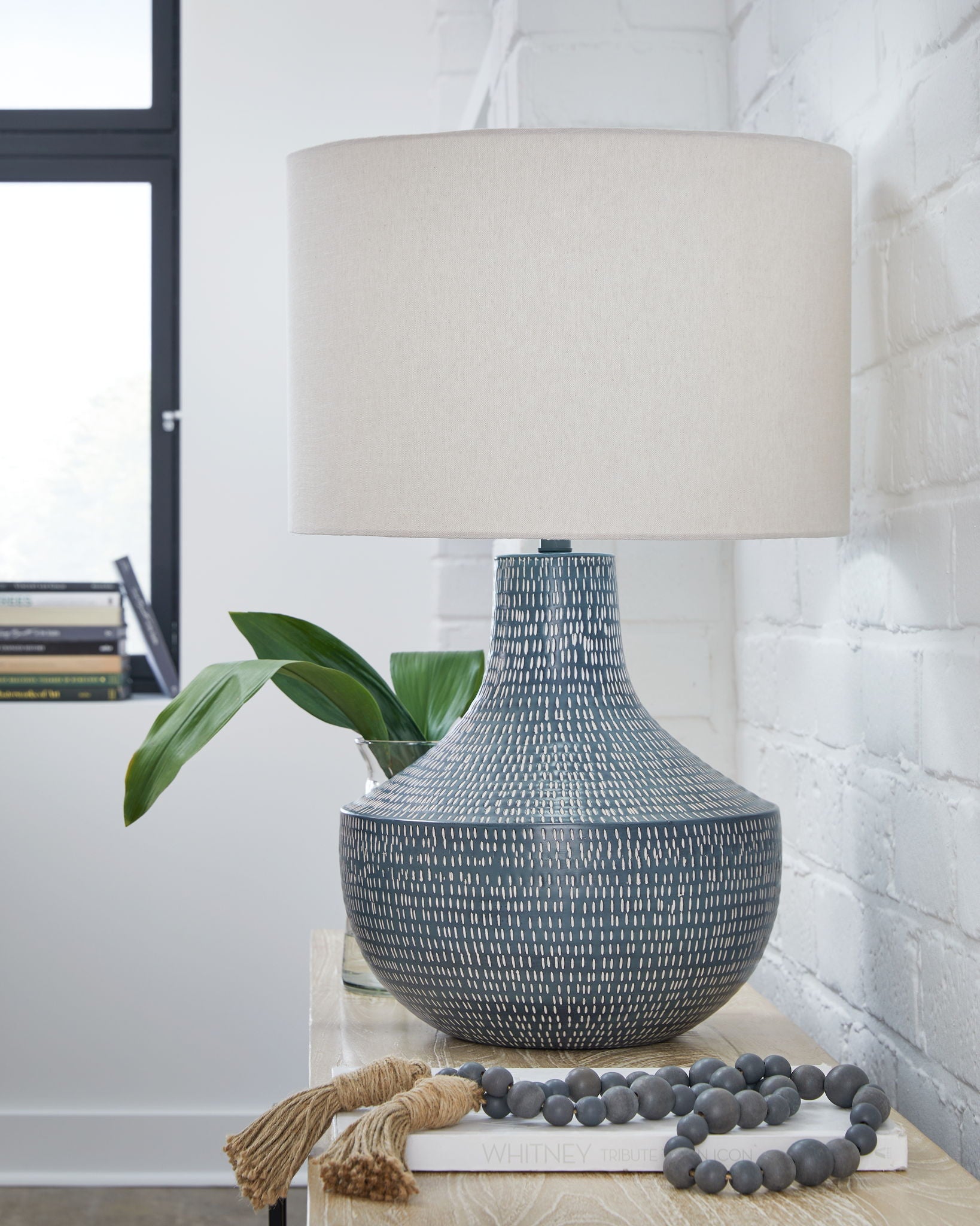 Schylarmont - Antique Gray / White - Metal Table Lamp - Urban Living Furniture (Los Angeles, CA)
