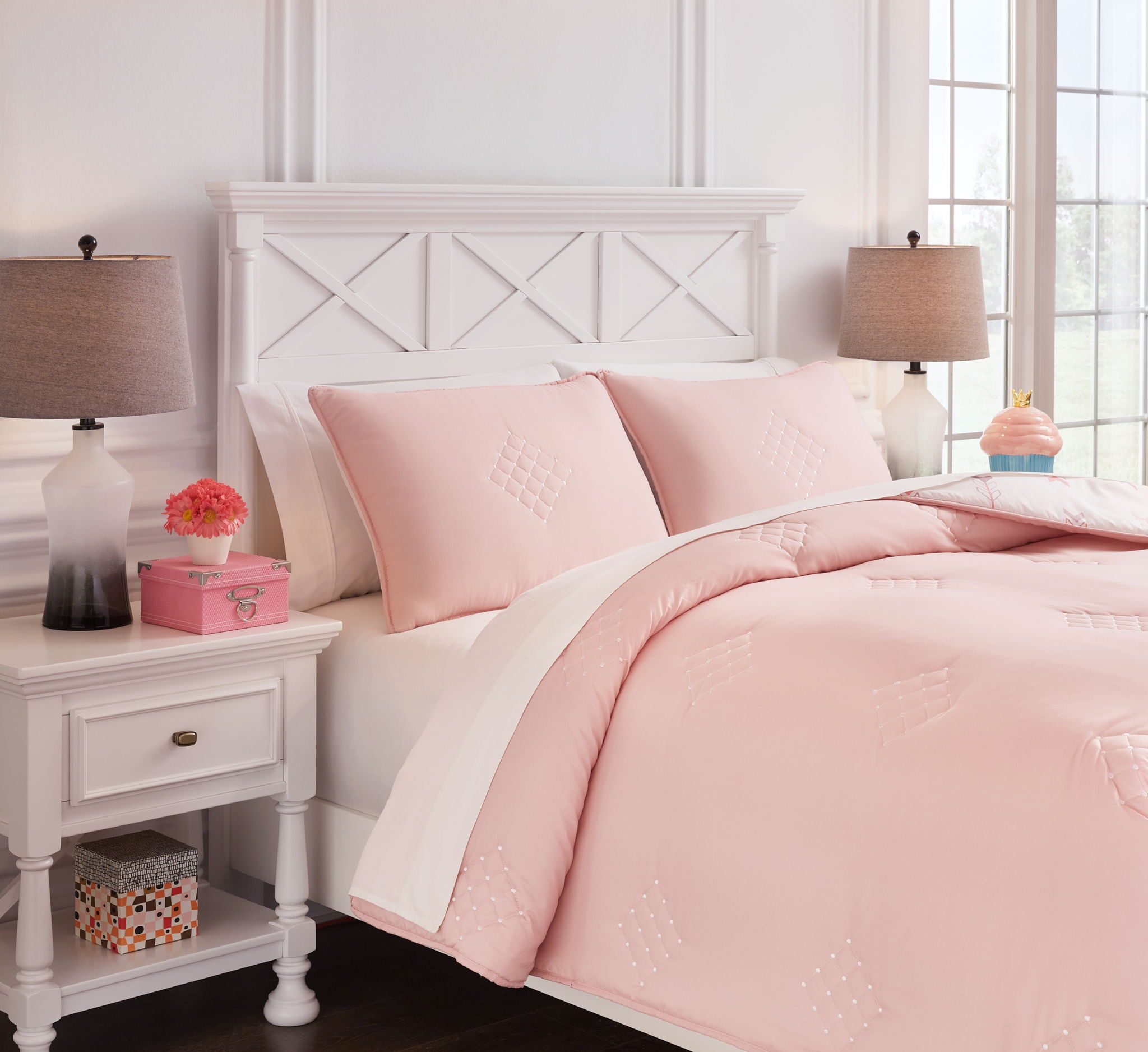 Lexann - Comforter Set - Urban Living Furniture (Los Angeles, CA)