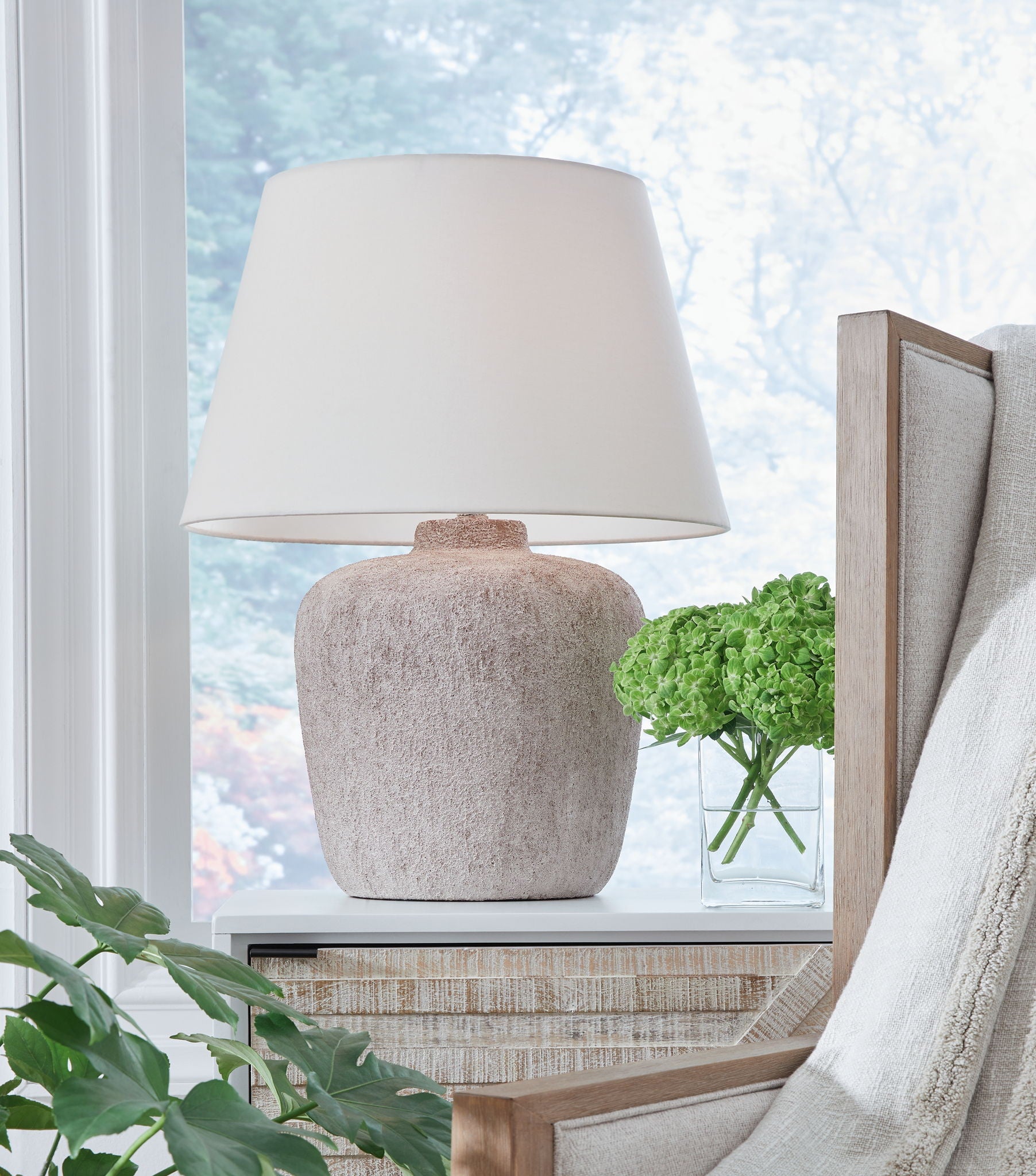 Danry - Distressed Cream - Metal Table Lamp - Urban Living Furniture (Los Angeles, CA)