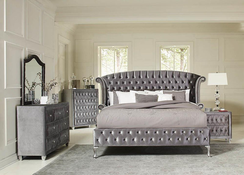 Deanna Bedroom Traditional Metallic Queen Bed image