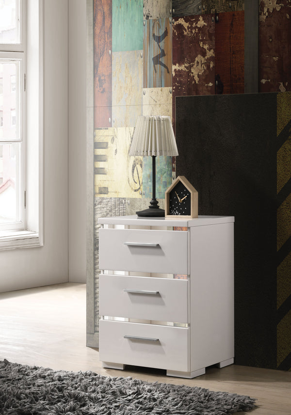 Magnar White (High Gloss) Accent Table image